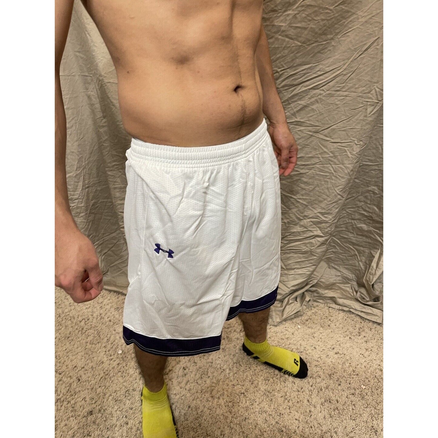 Boy's under armour Youth XL white and purple basketball style shorts no pockets