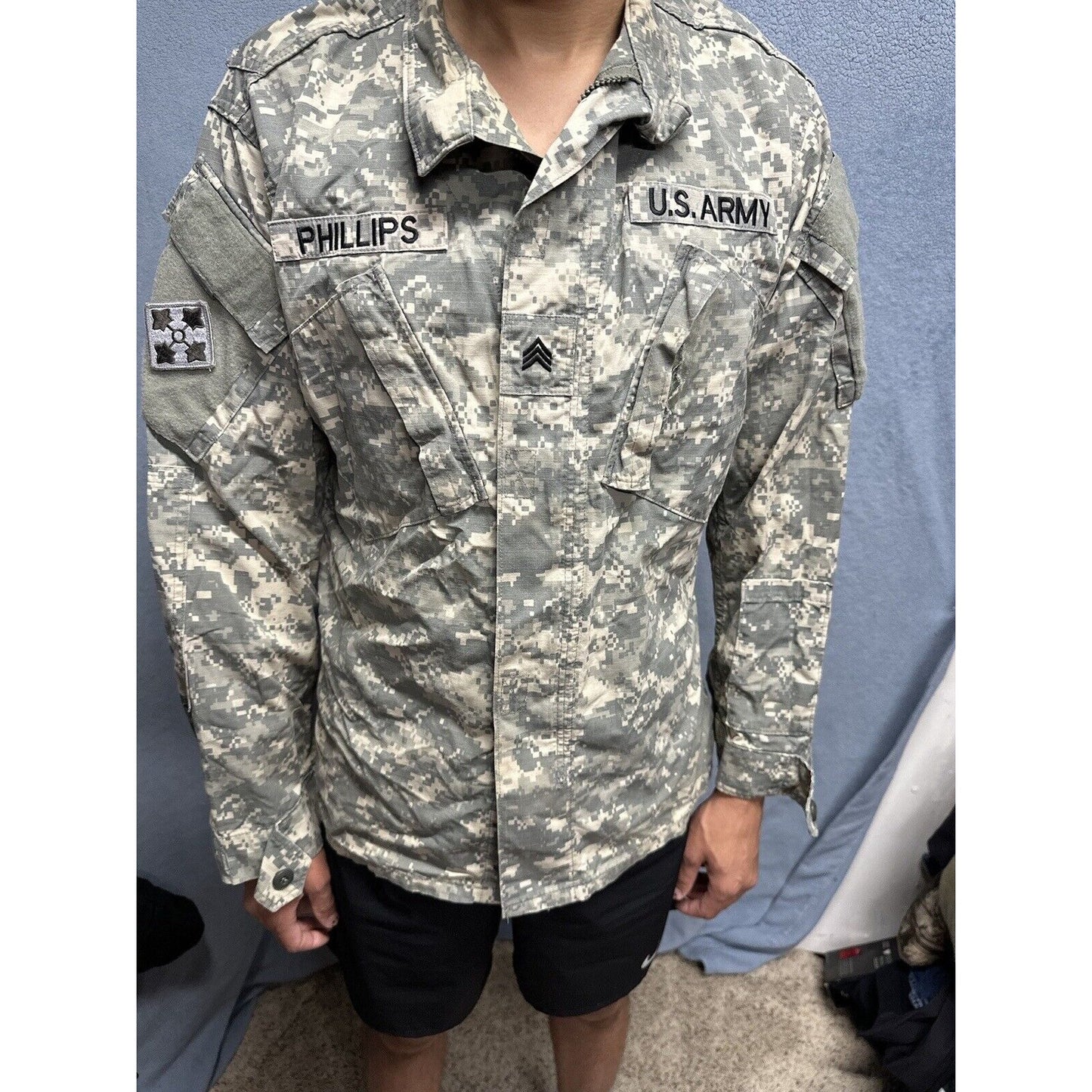 Men’s Army Combat Uniform Acu With Patches Fits Like A Medium Regular