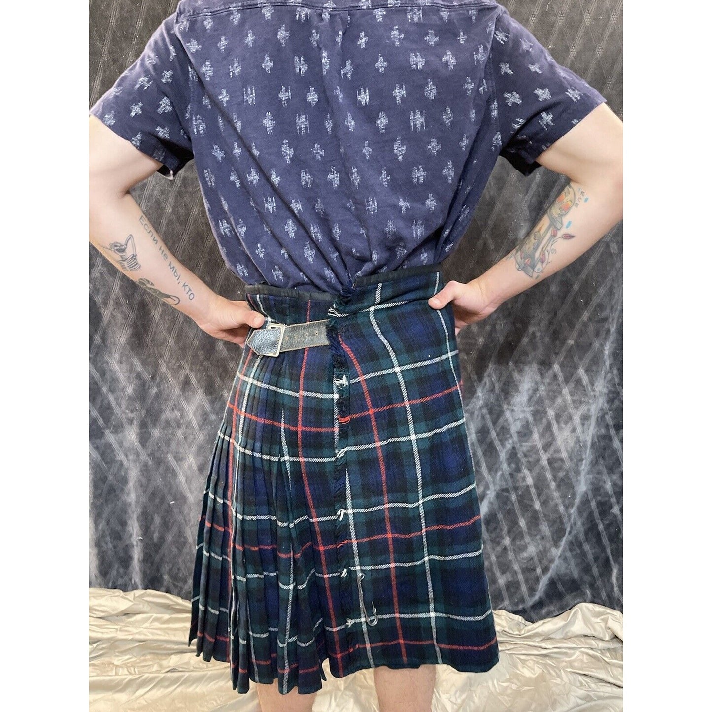 men’s kilt woman’s skirt 40” across stretched out plaid Dark green and blue