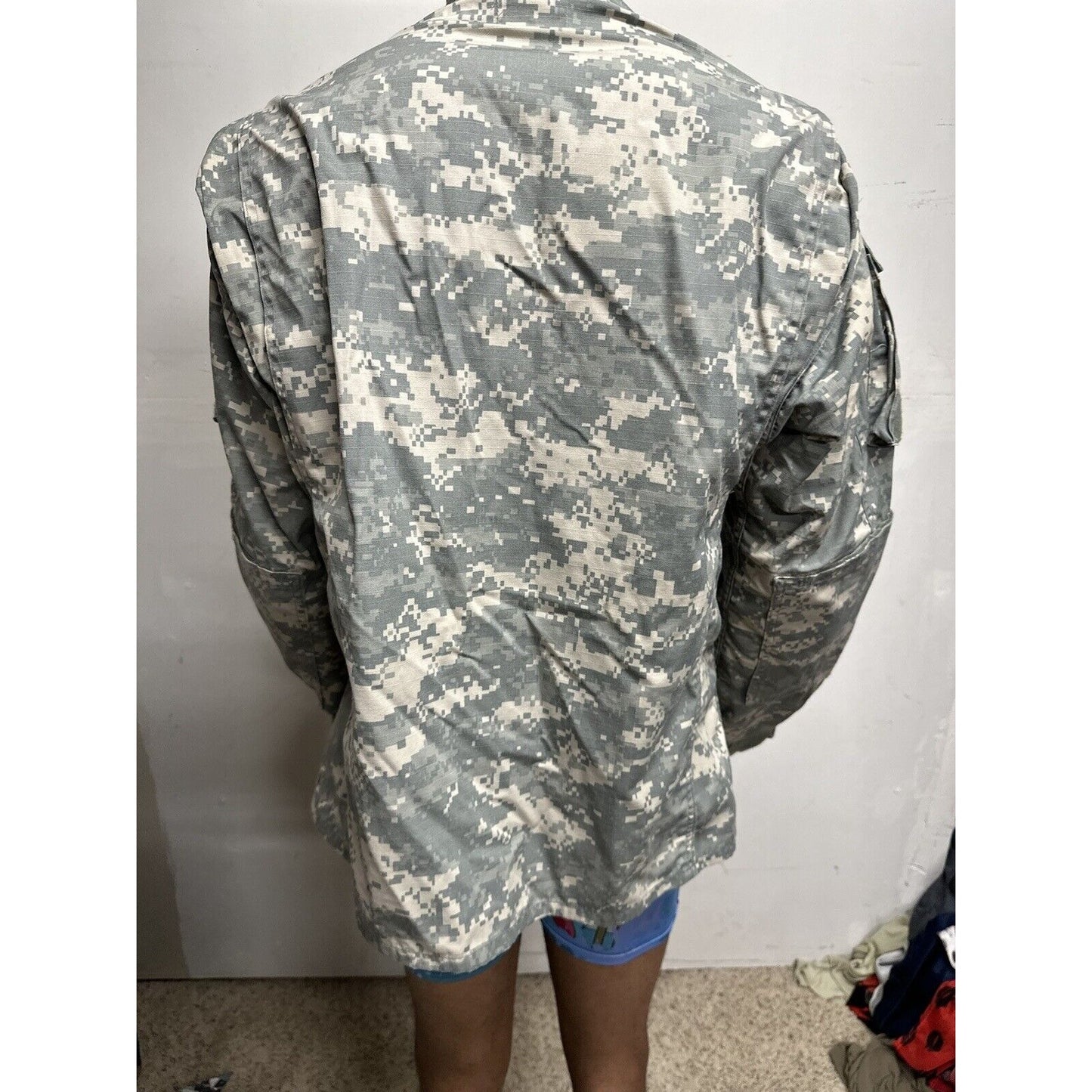 Men’s Army Combat Uniform Acu Medium Regular With USA Flag Patch Top Blouse