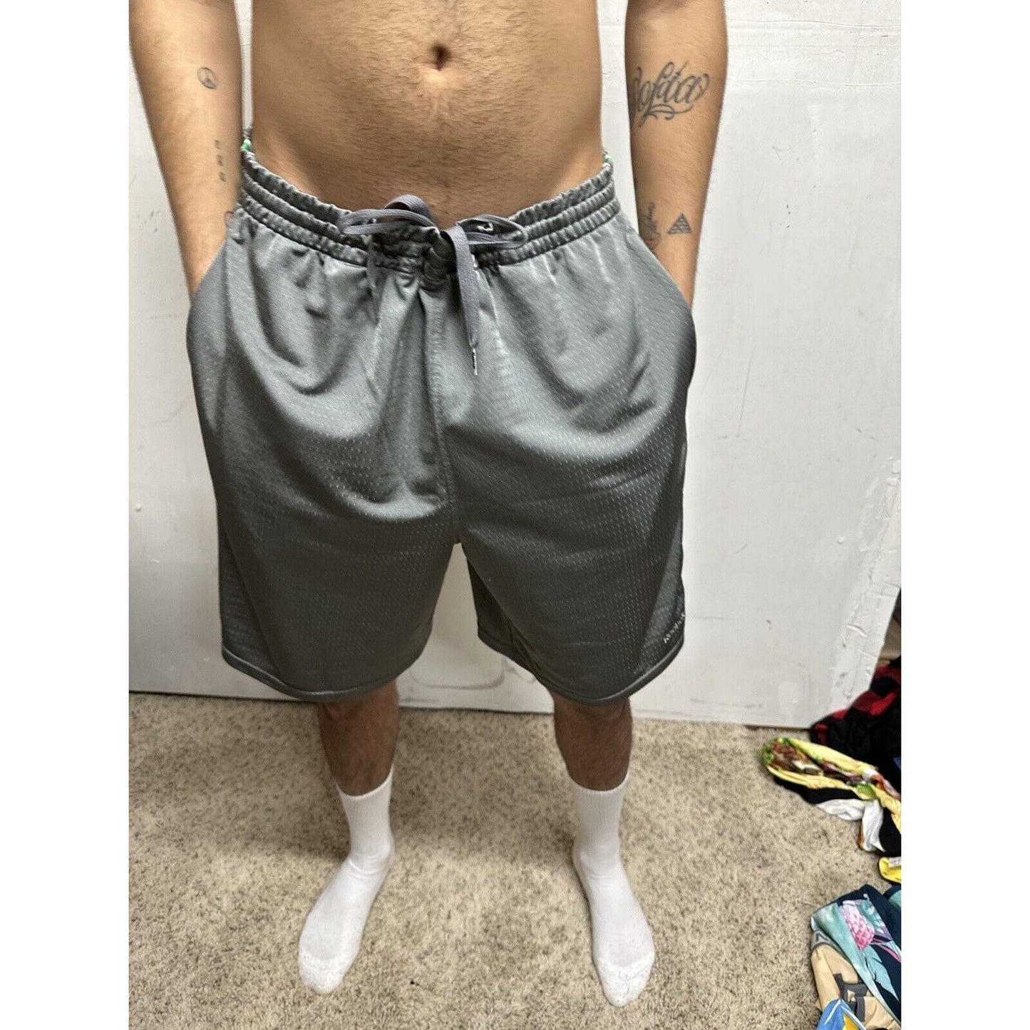 Men’s Gray Reebok XL Basketball Shorts