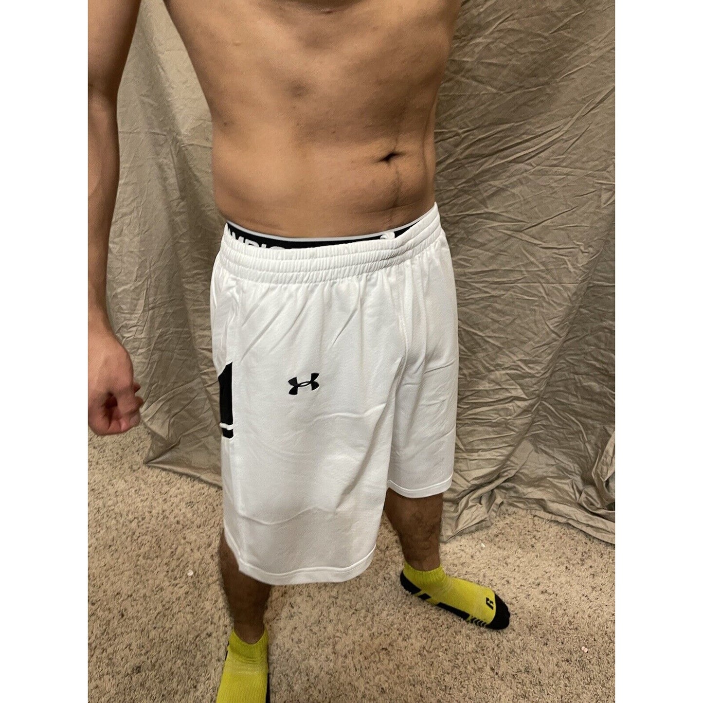 Boy's under armour Youth XL white and Black Lacrosse style shorts no pockets