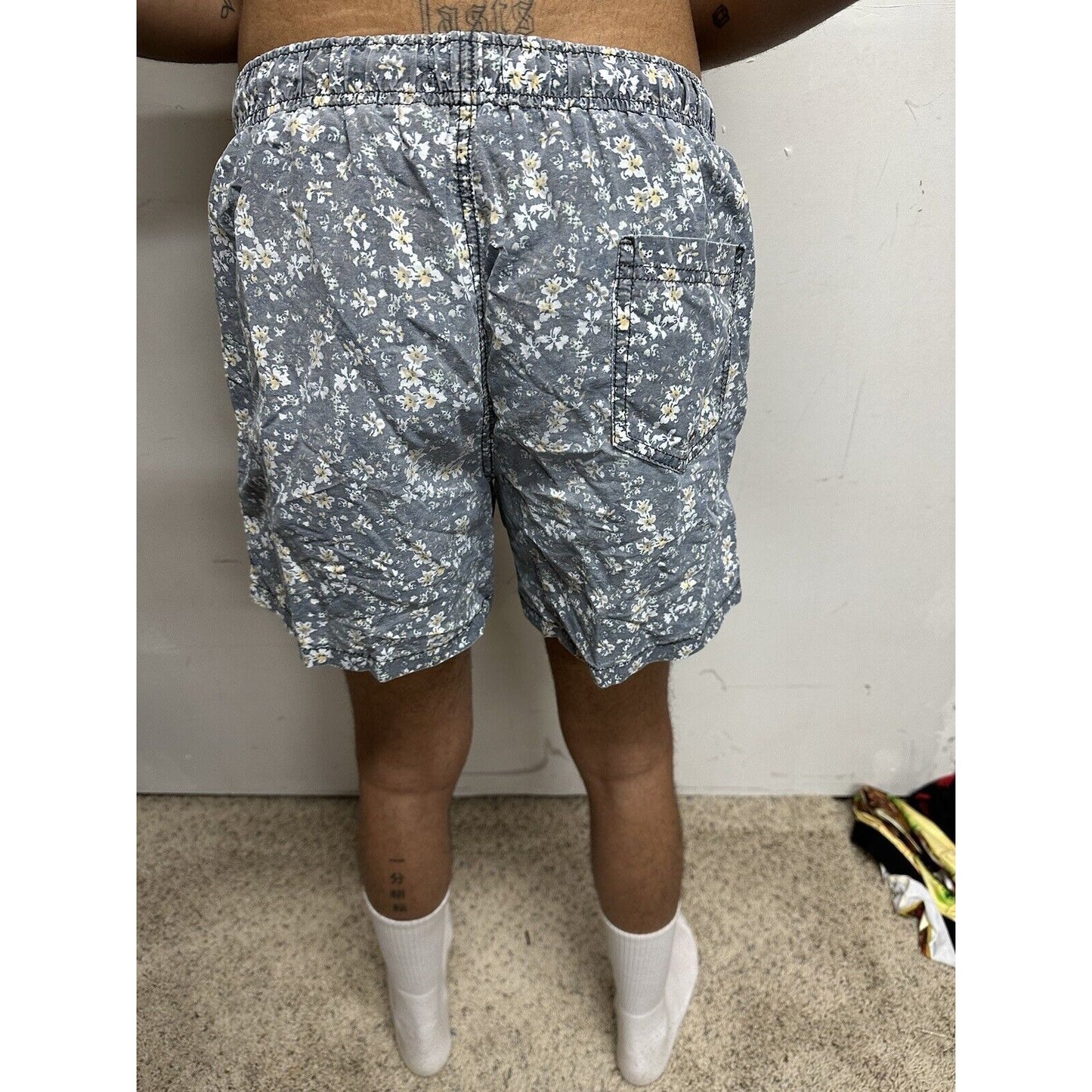 Men’s Large Zara Gray Floral Shorts