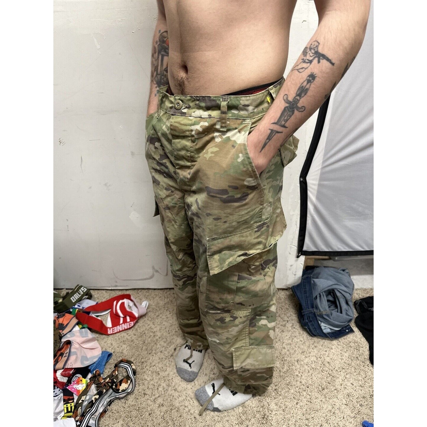 Men’s Ocp Army Air Force Medium Short Trouser Pants worn fabric/hole on knee