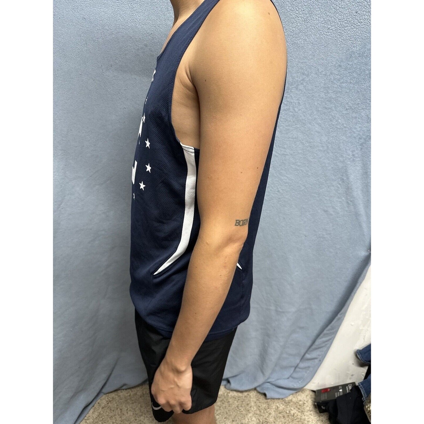 Men’s Blue Under Armour Muscle Shirt Tank Top Shirt Large
