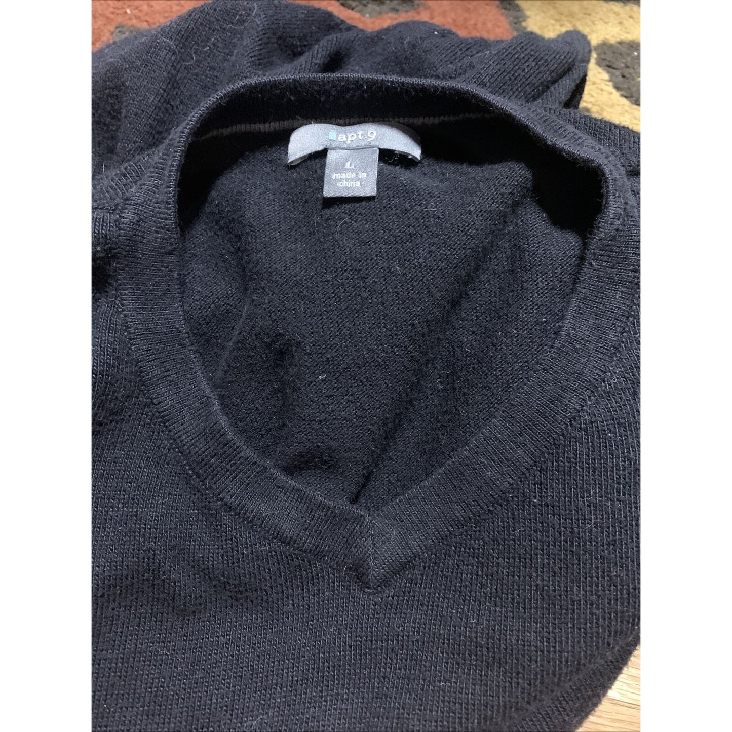 Men’s Large Black Pullover Sweater 22% Nylon