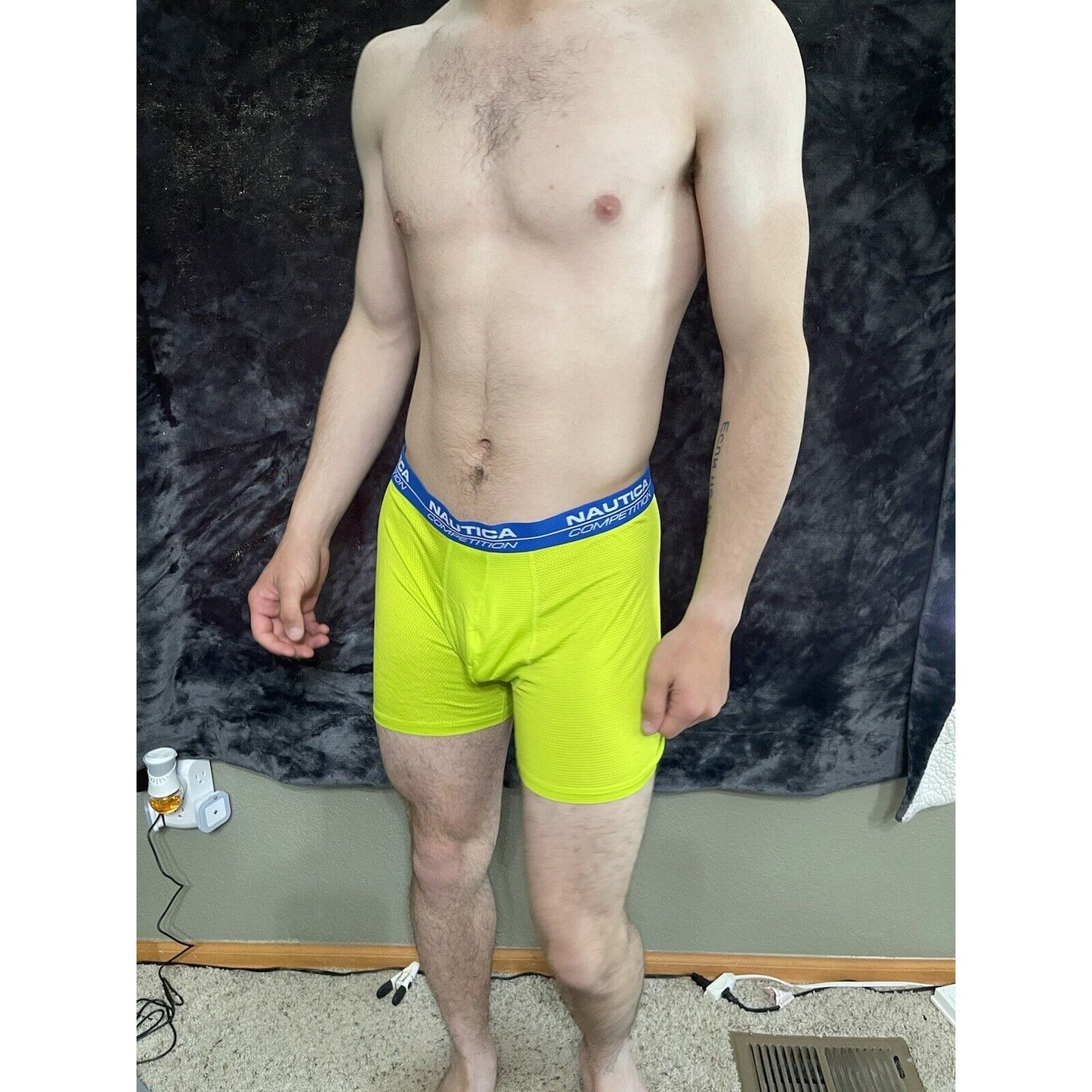 Men’s Large Neon Yellow Nautica 7% Spandex Compression Shorts New