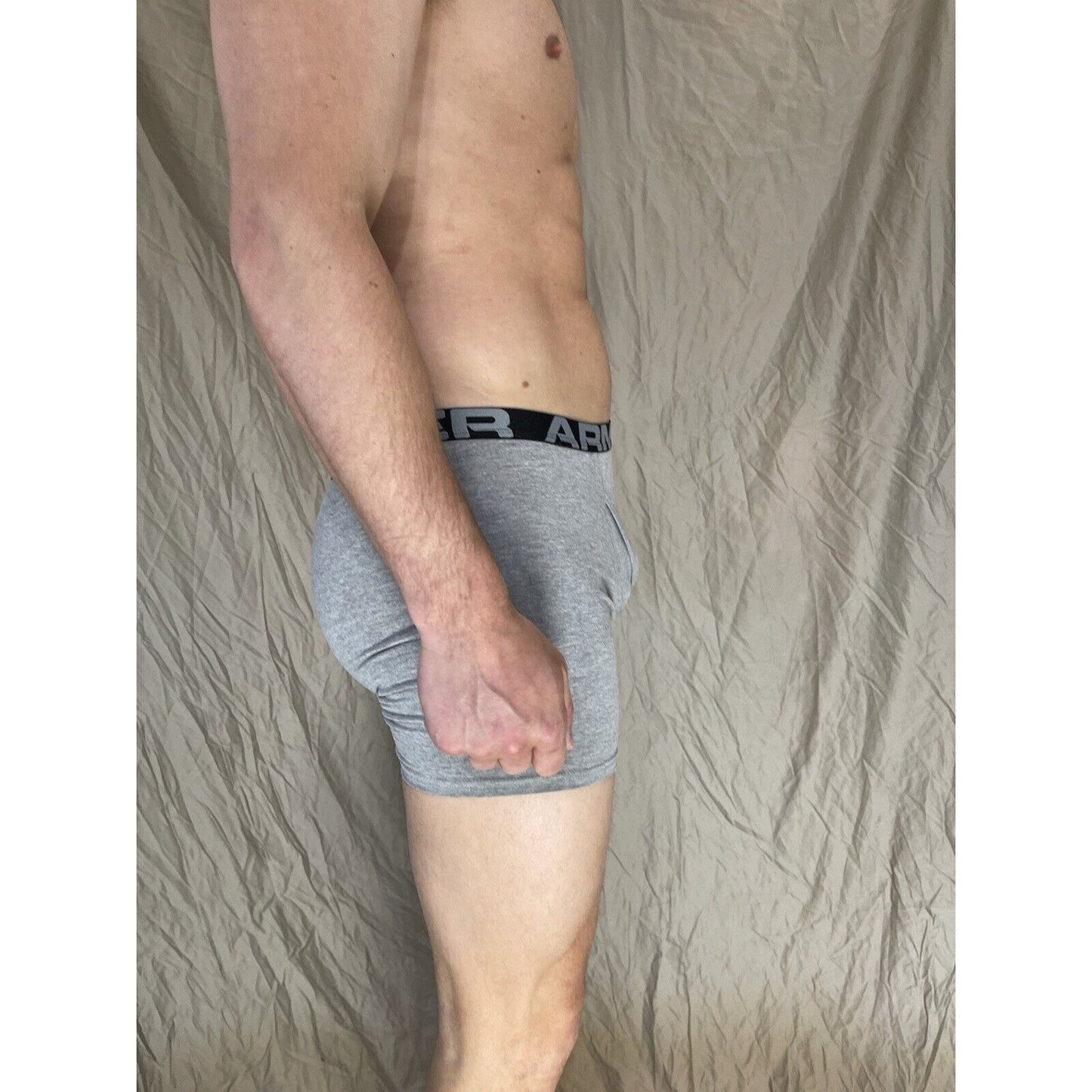youth XL Light Gray under armour fitted heat gear boxer briefs