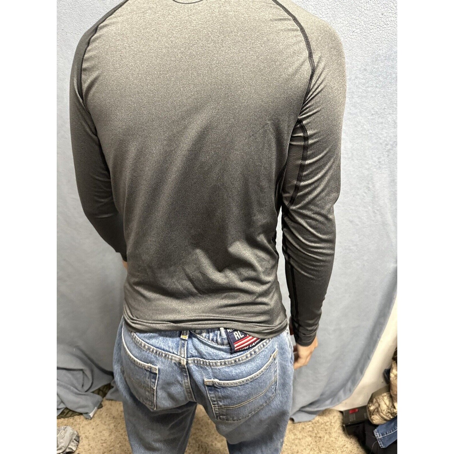 Men’s Large Gray Under Armour Compression Long Sleeve Pullover Shirt Athletic