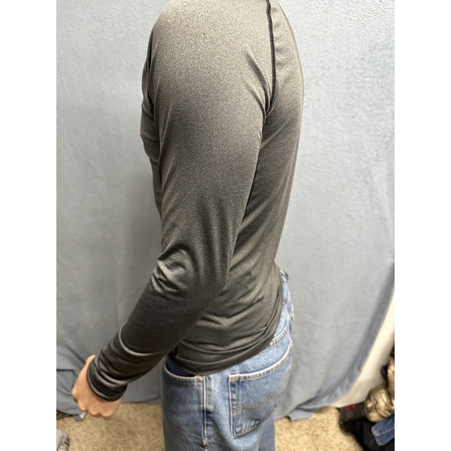 Men’s Large Gray Under Armour Compression Long Sleeve Pullover Shirt Athletic