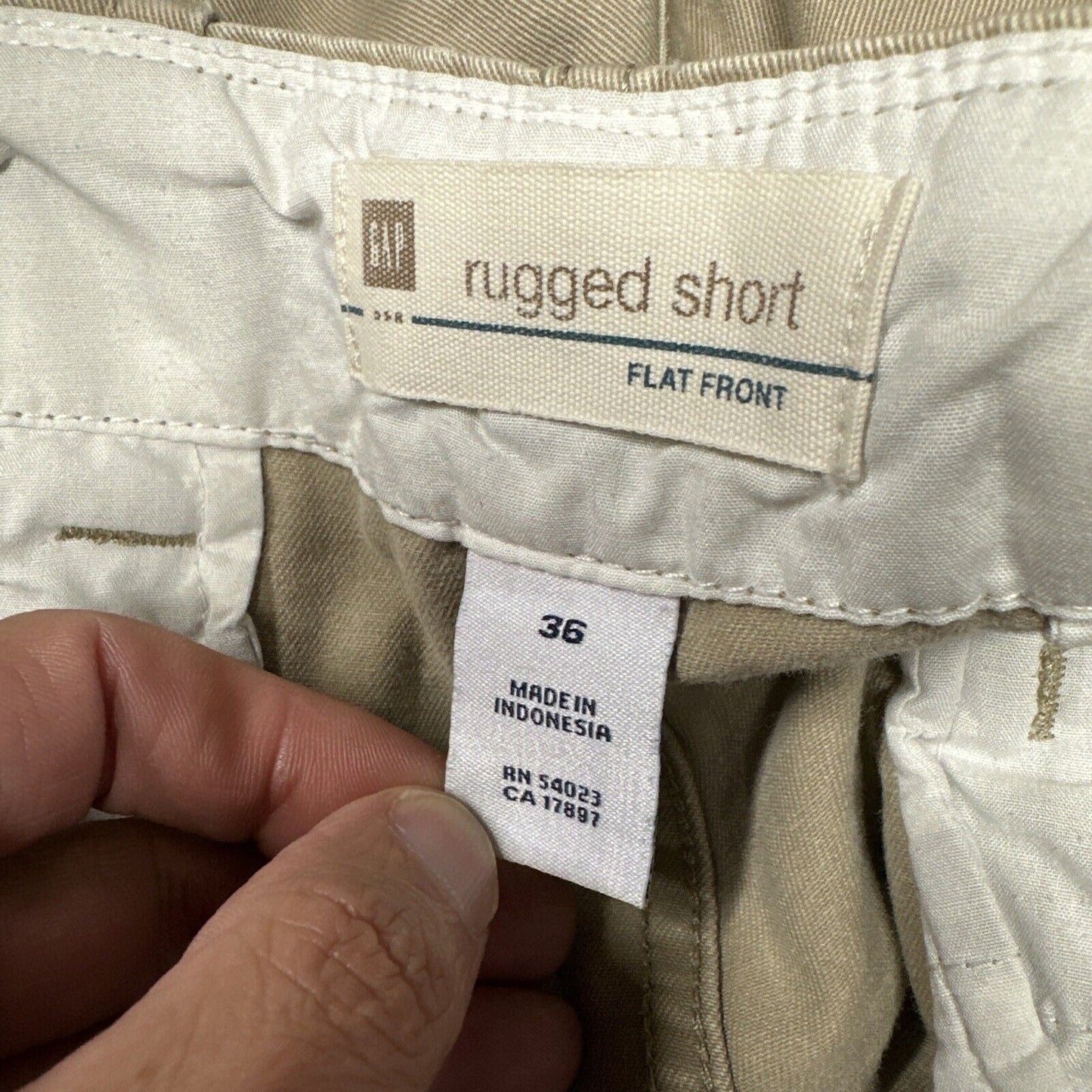 Men’s Khaki Gap Rugged Short Flat Front Shorts Size 36