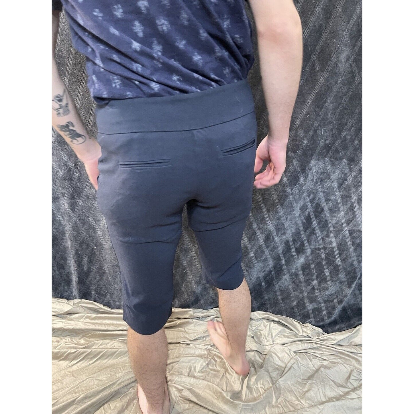 woman’s size 8 navy blue harve benard shorts