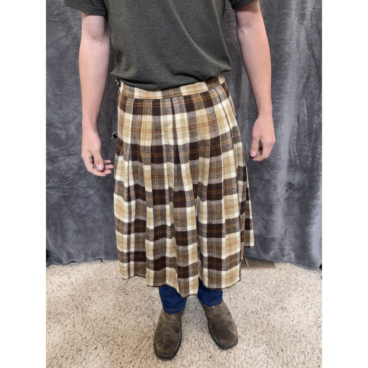 women's pure new wool Waist 28 skirt/kilt Tartan Brown Tan plaid Laird-portch
