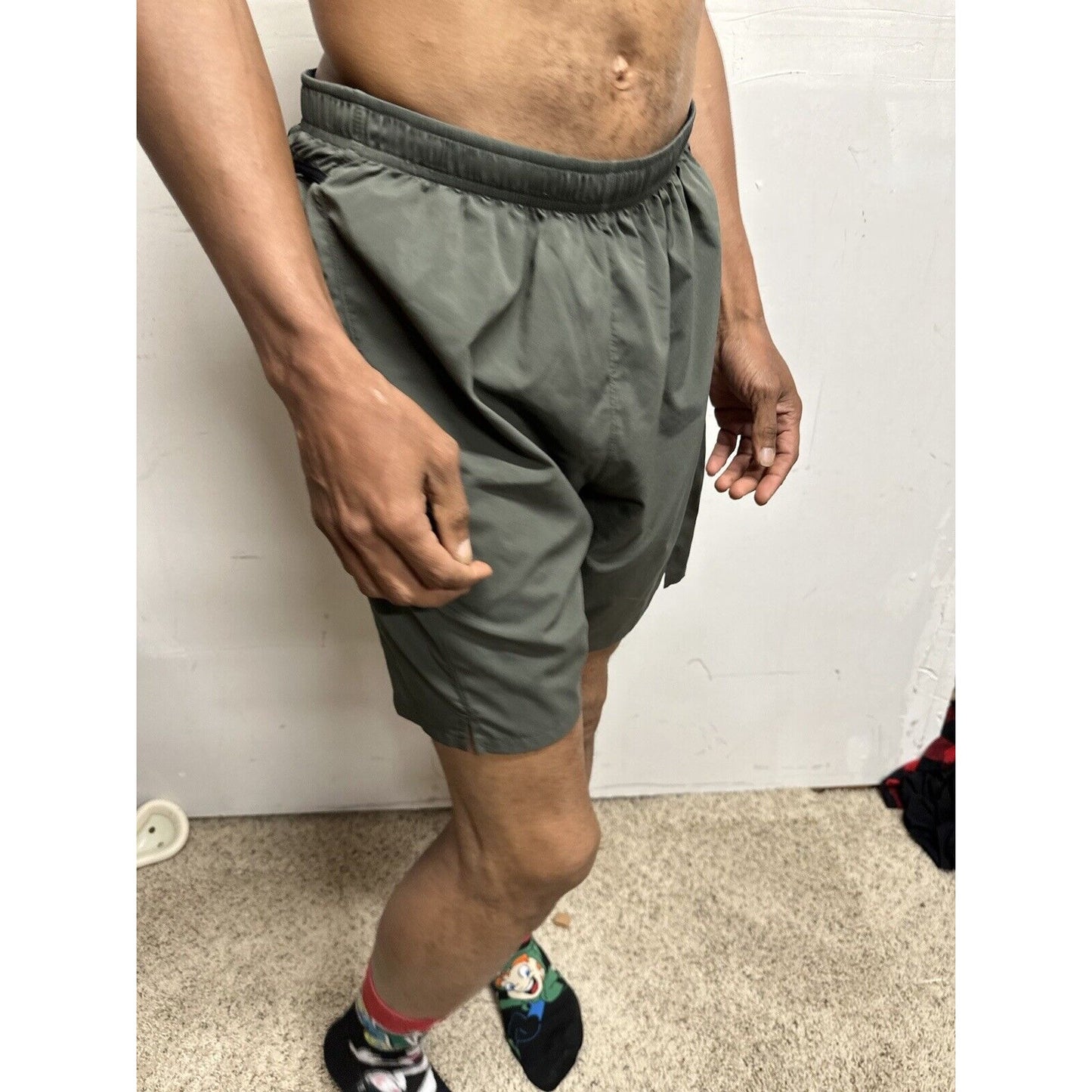 Men’s Large Road Runner Sports Grayish Olive Green Athletic Shorts