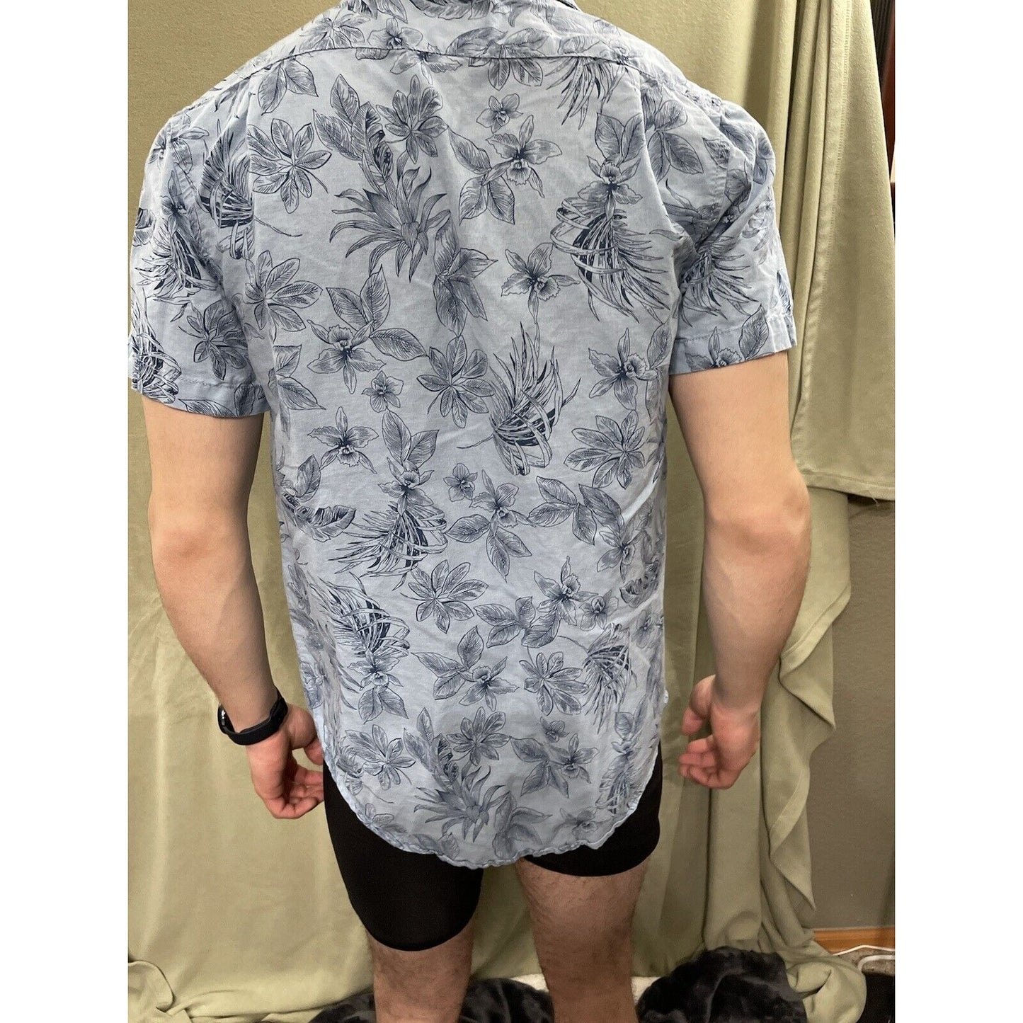 Trunks Surf & Swim Co Mens Small Button Up Beachwear Hawaiian Shirt Tropical