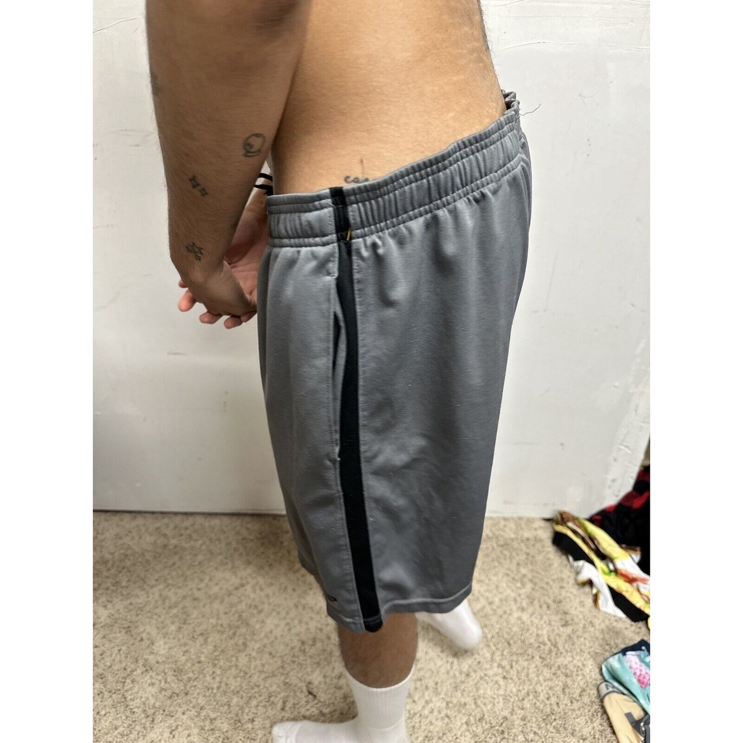 Men’s Large Gray Champion Athletic Shorts