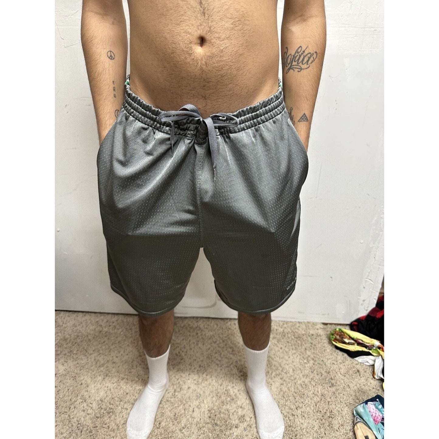 Men’s Gray Reebok XL Basketball Shorts