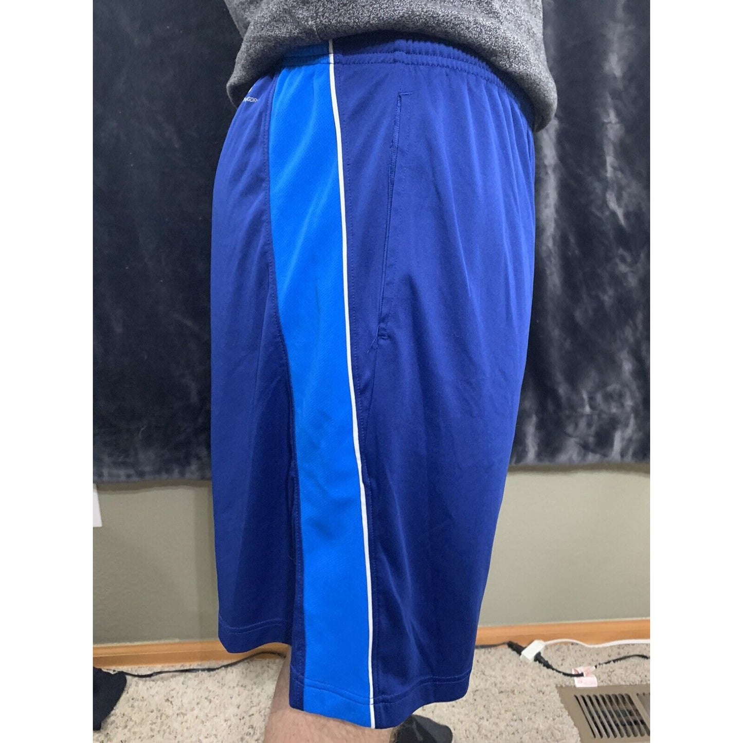 Men’s New Balance Large Blue Workout Exercise Shorts With Pockets
