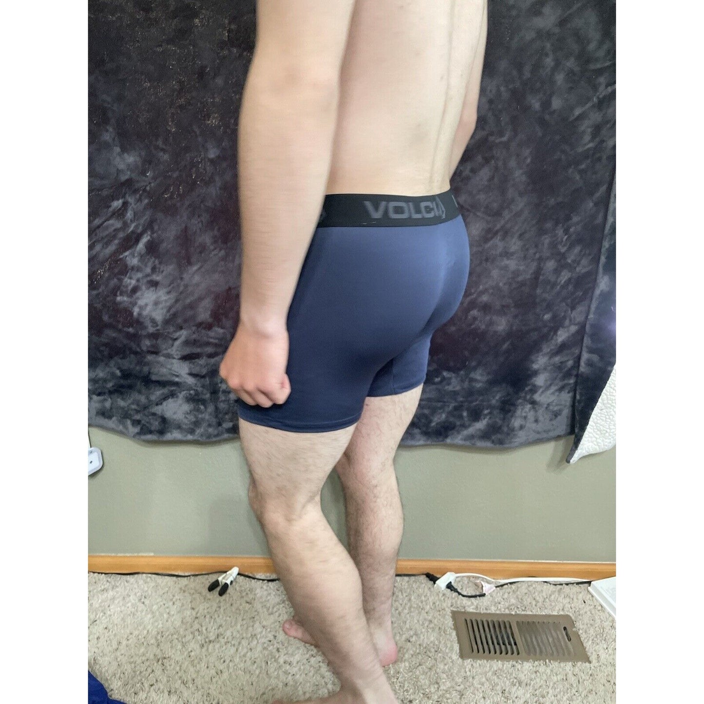 Men’s Large Volcom Dark Blue 10% Spandex Compression Shorts