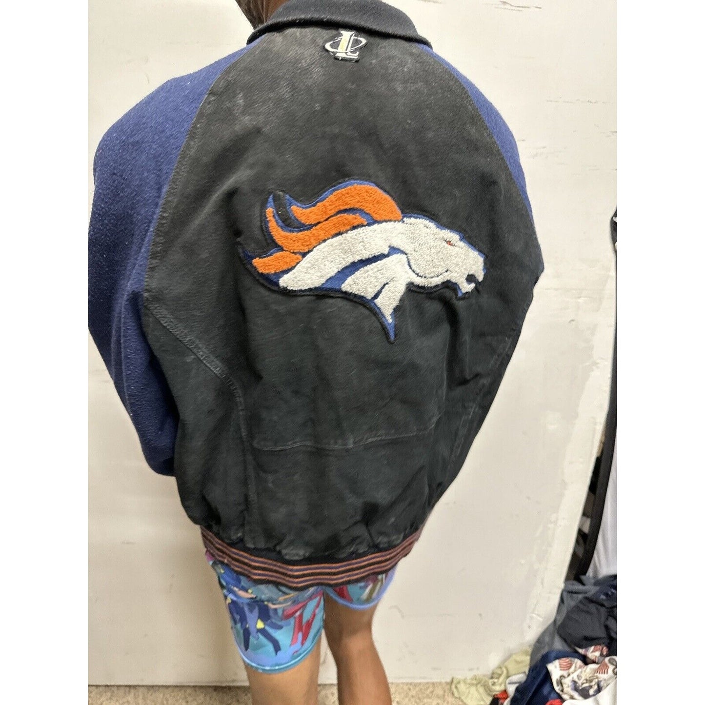 Vintage Team NFL Logo athletics Large Denver Broncos Leather Jacket