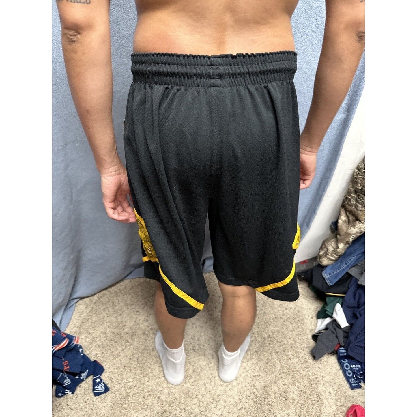 Men’s Nike XL Black And Yellow Dri Fit Shorts With Pockets