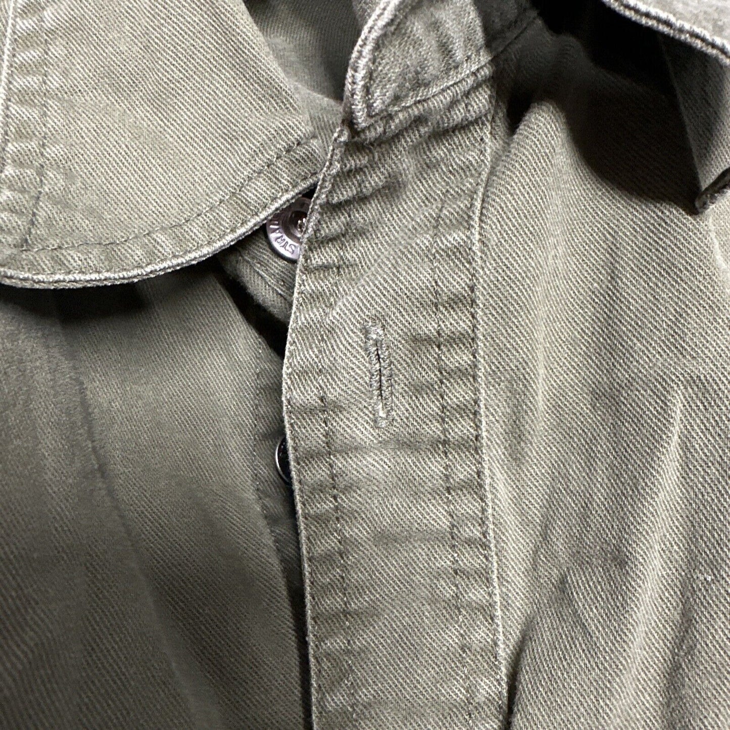 Men’s Drab Olive Green Levi’s Loose Fit Xl Cotton Button Up Long Sleeve Shirt