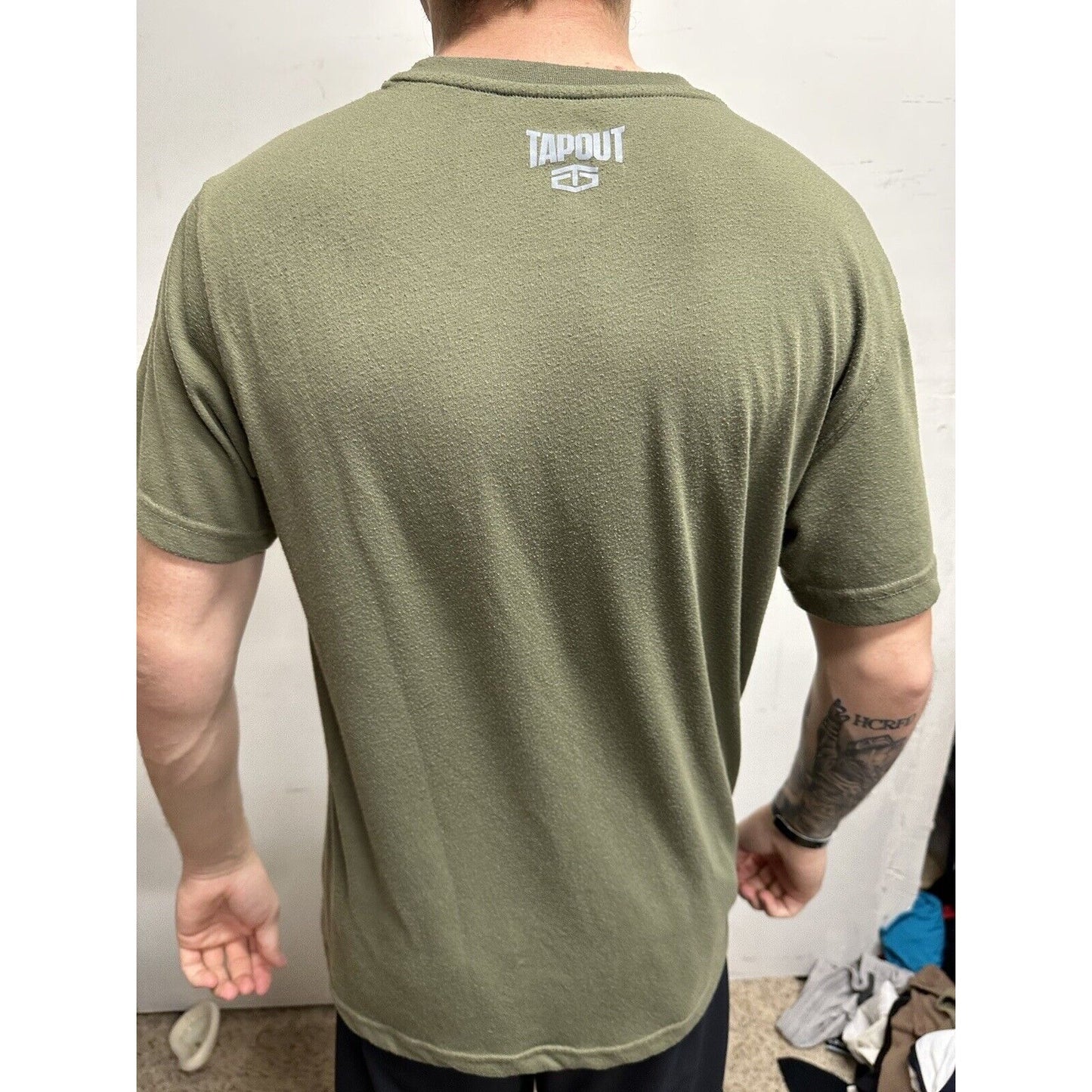 Men’s Short Sleeve Small Olive Green Tapout Shirt