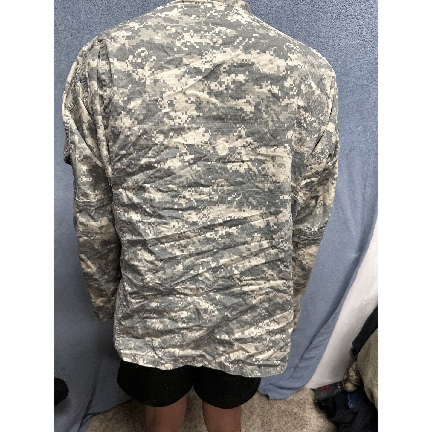 Men’s Army Combat Uniform Acu With Patches Fits Like A Medium Regular