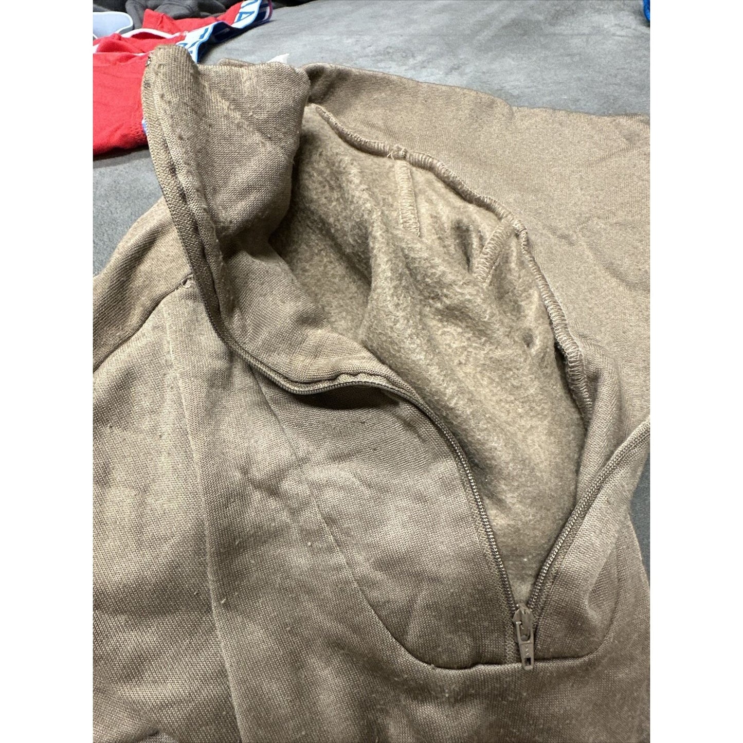 Men’s Tan Military Long Sleeve Medium Cold Weather Polypropylene 1/4 Zip