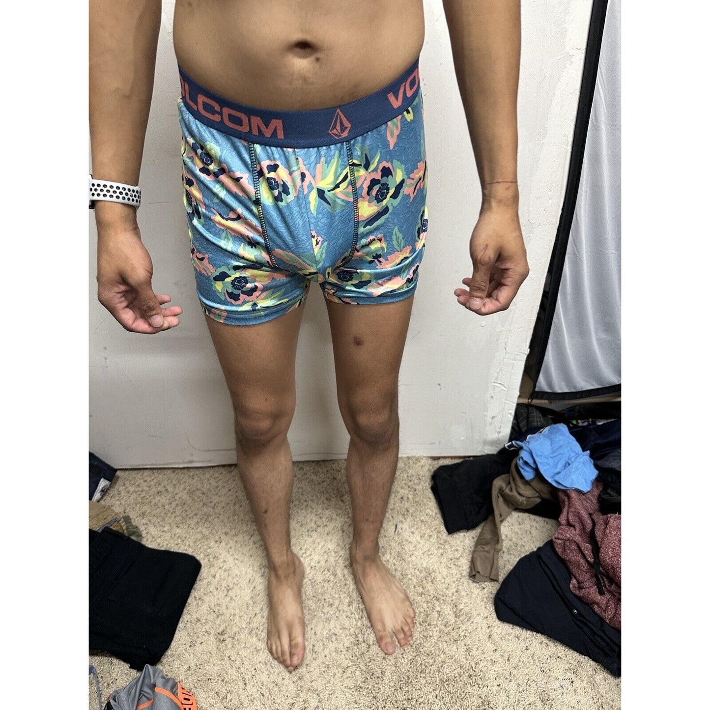 Men’s Small Volcom Floral Boxer Briefs 10% Spandex
