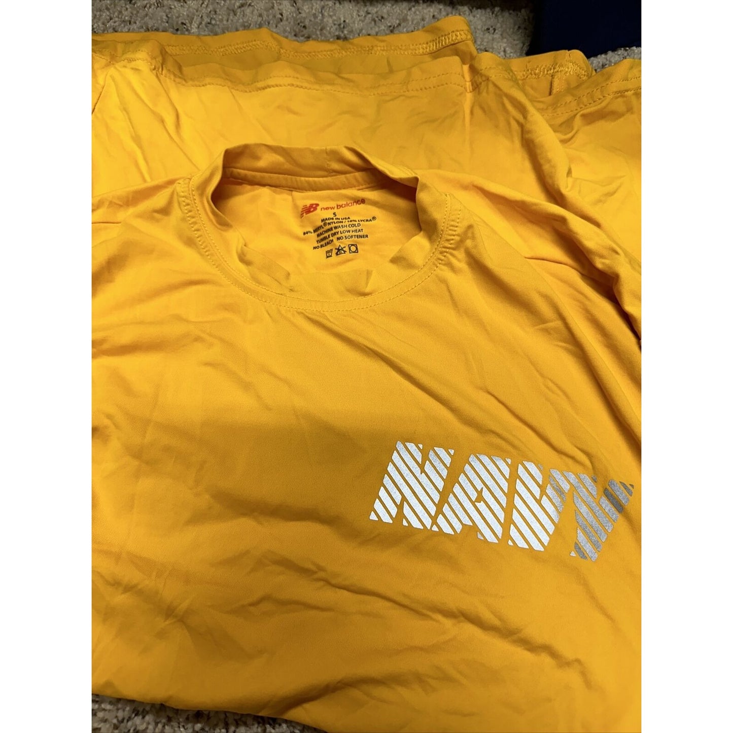 Men’s US Navy Yellow Physical Fitness pT Short sleeve Shirt Size Small Lycra