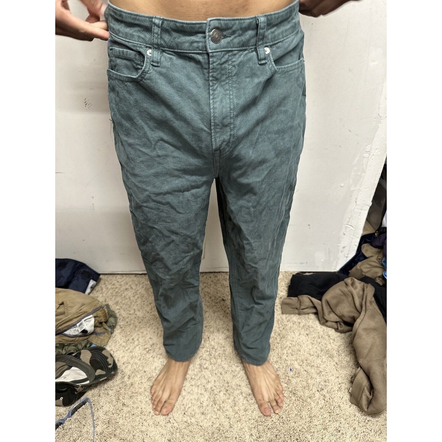 American Eagle 90s Straight Pants Green Corduroy Women's Size 8 Reg Mom Straight