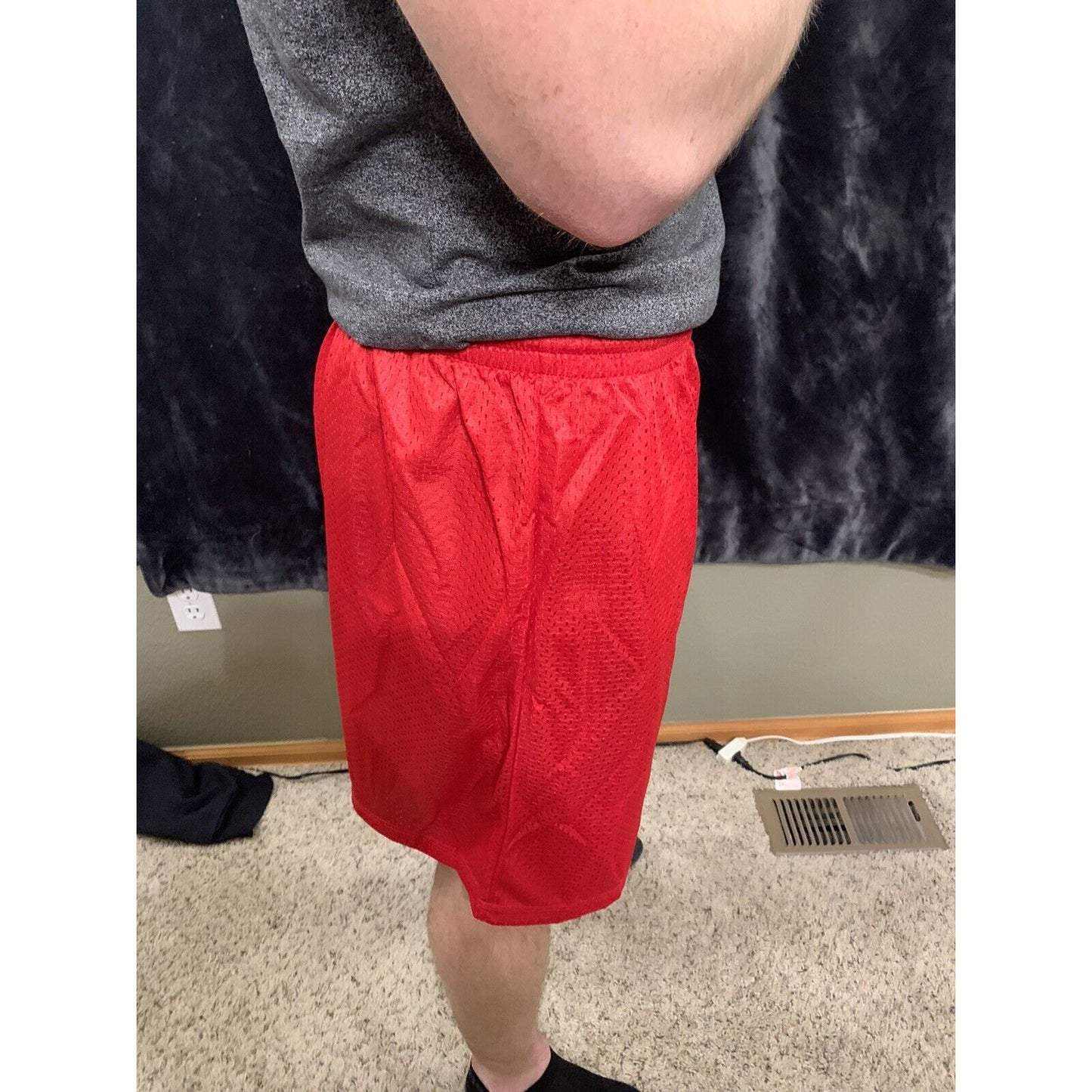 AI Sport Red Mesh Workout Basketball Shorts Men’s XL
