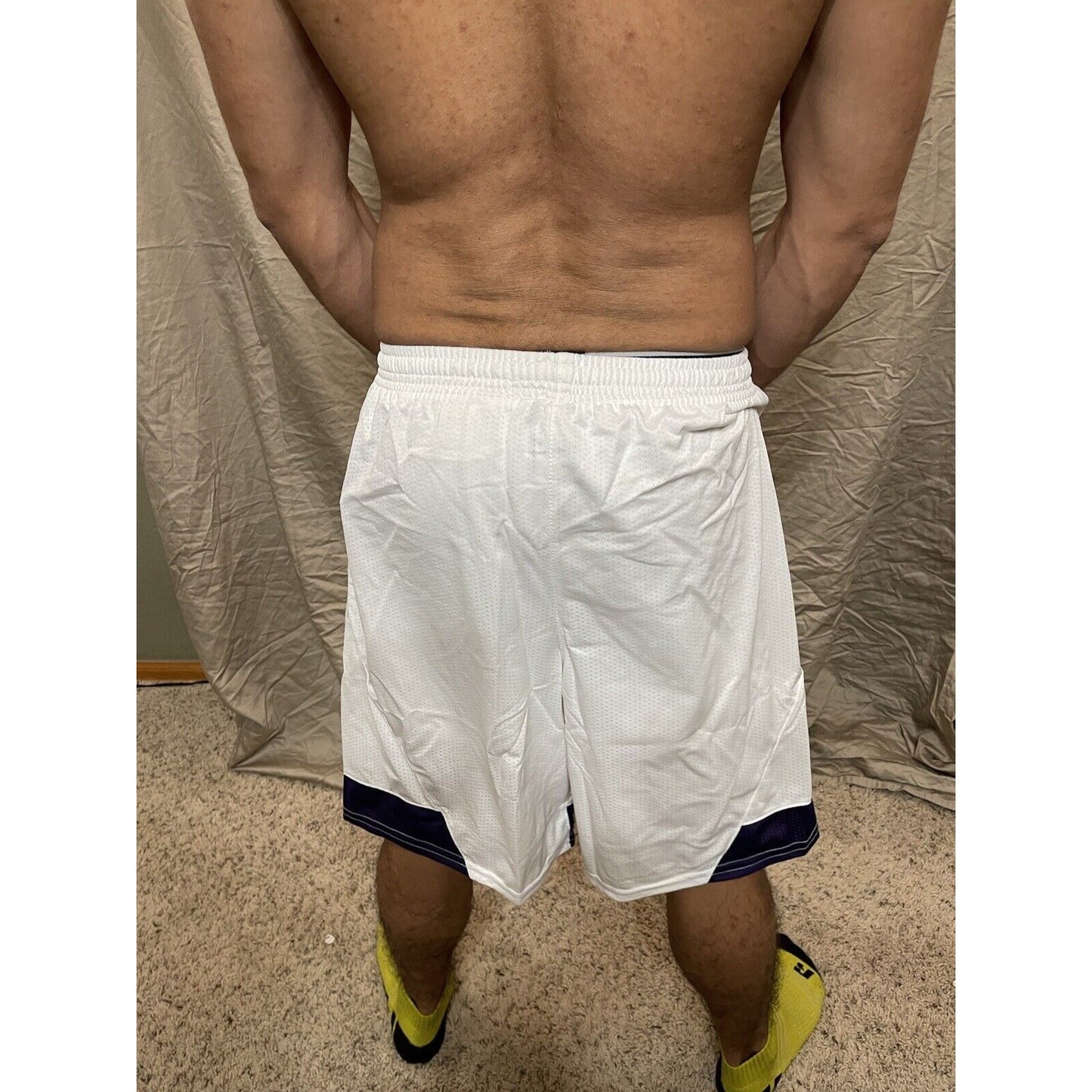 Boy's under armour Youth XL white and purple basketball style shorts no pockets