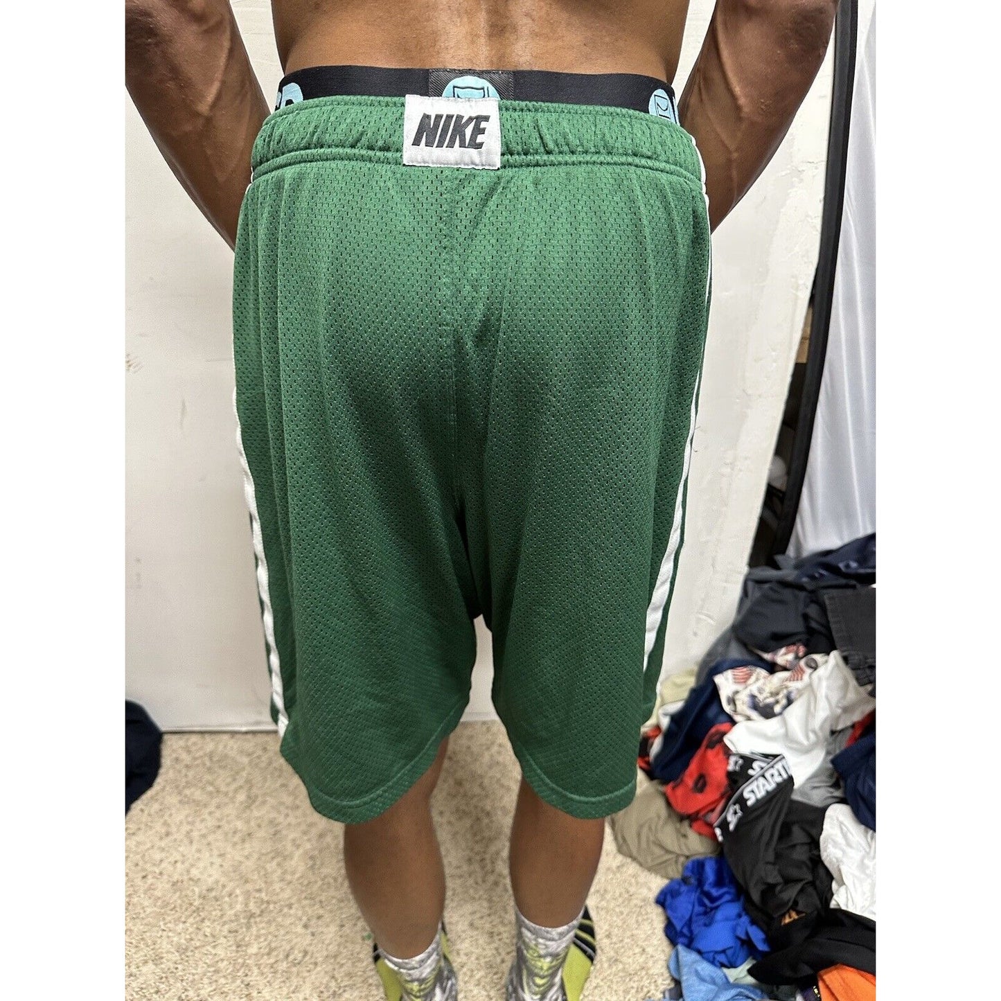 Men’s Large Nike Clay Football Green Athletic Shorts With Pockets