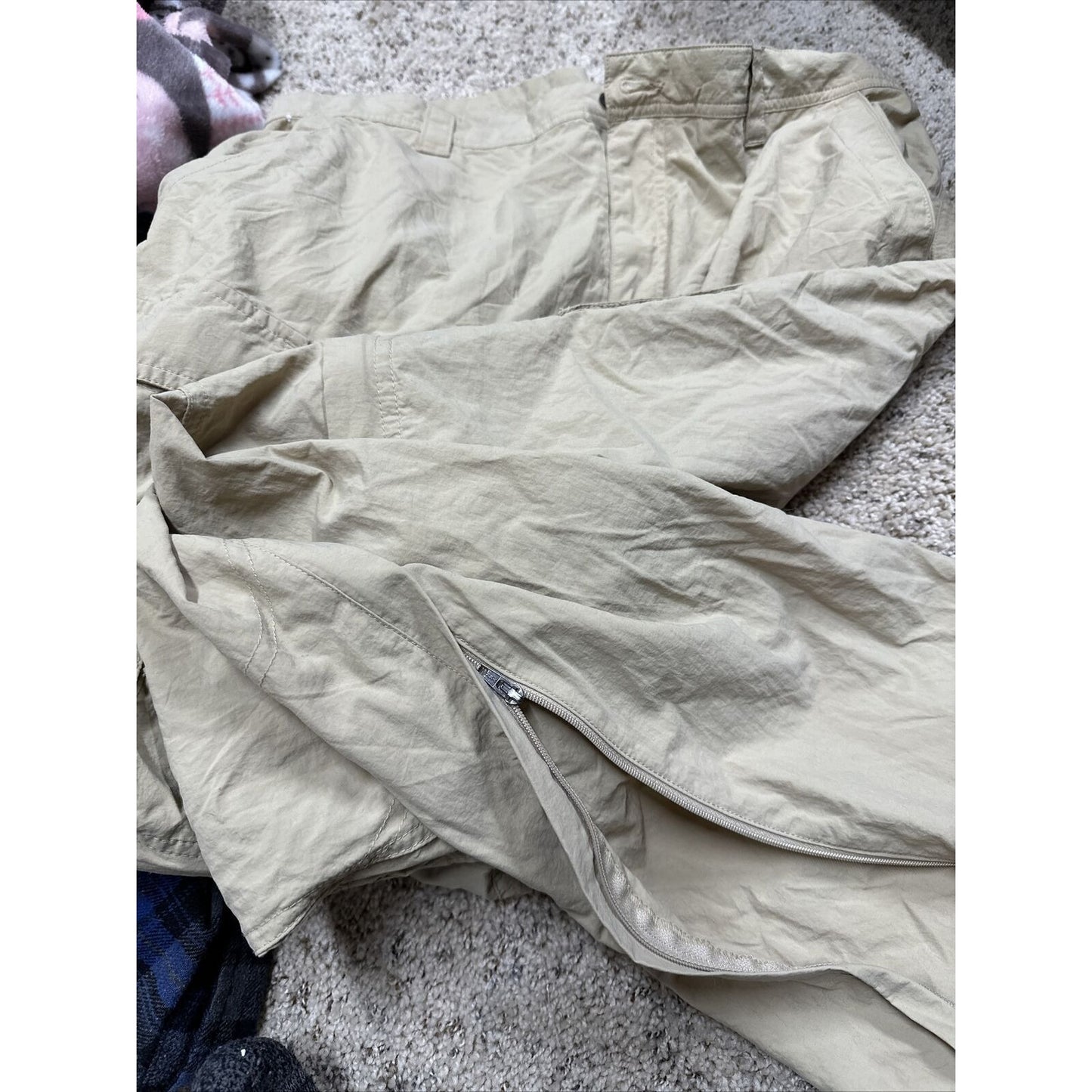 men’s khaki REI XL 34 length cargo pants zippered legs