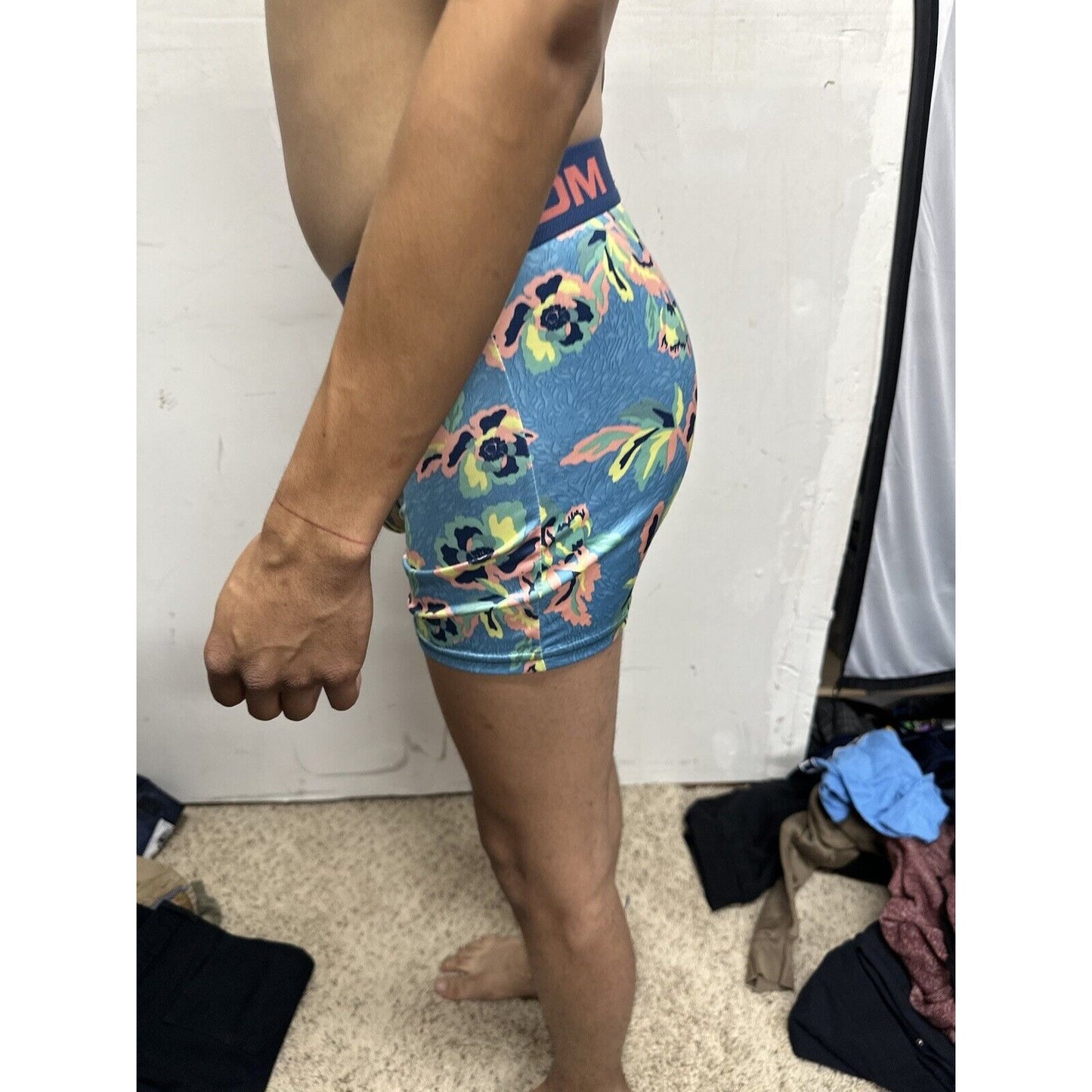 Men’s Small Volcom Floral Boxer Briefs 10% Spandex