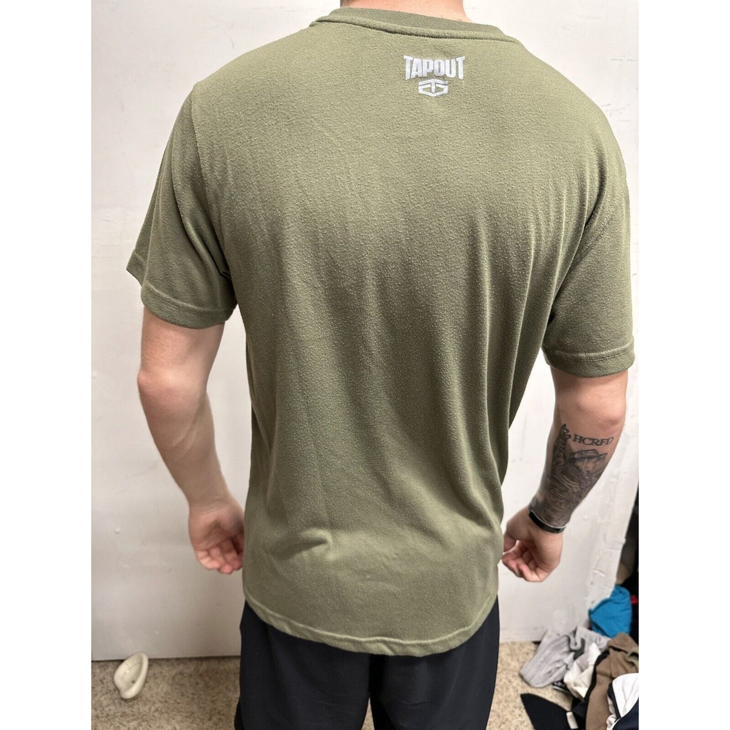 Men’s Short Sleeve Small Olive Green Tapout Shirt