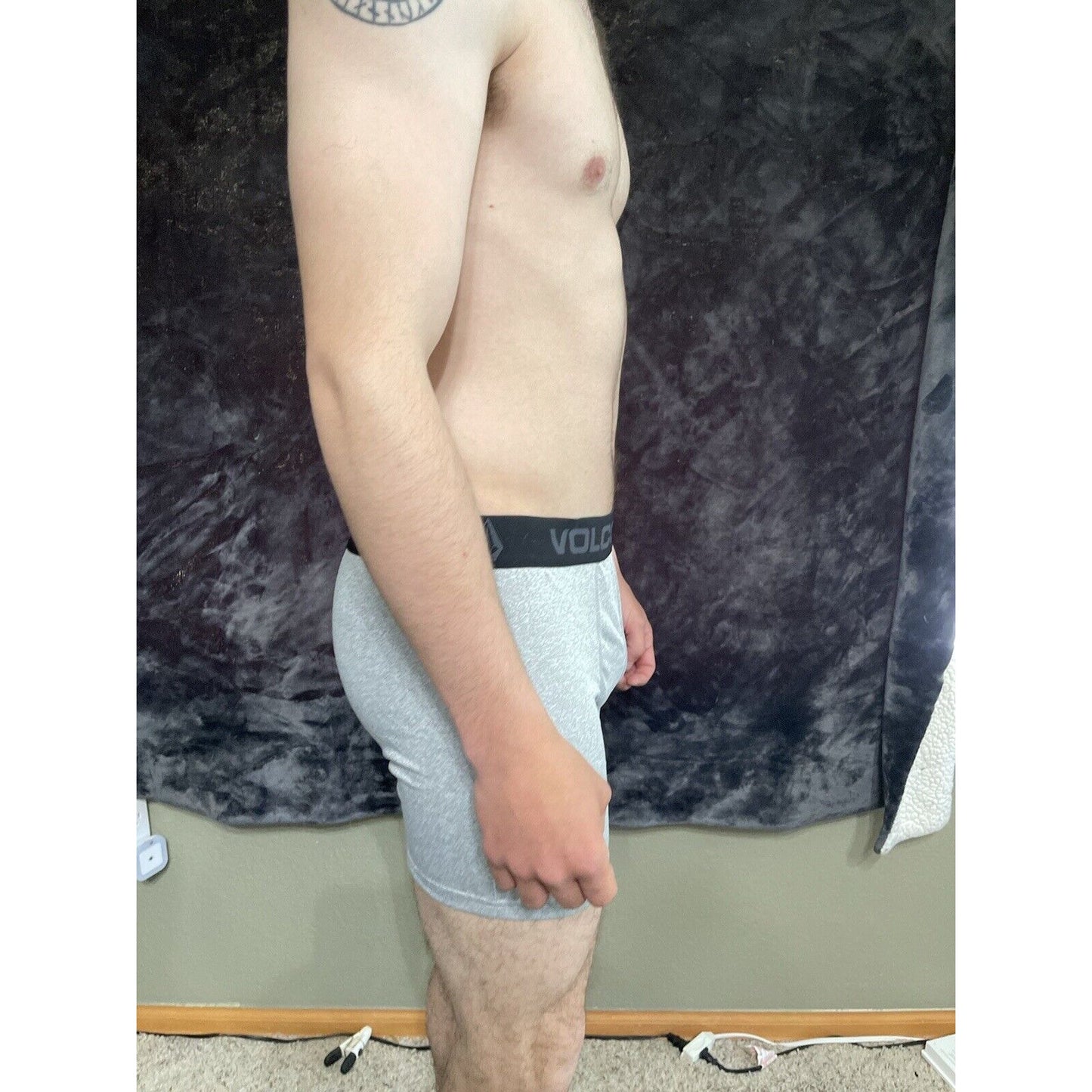 Men’s Extra Large Volcom Gray 10% Spandex Compression Shorts XL