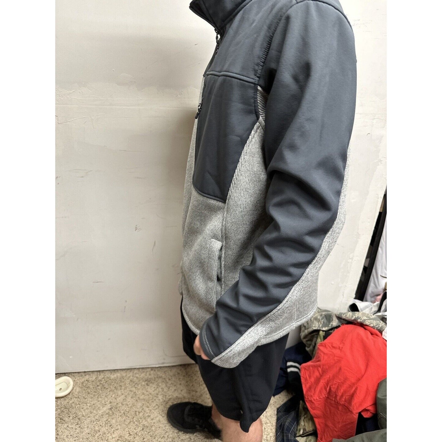 Men’s Large Swiss Tech Gray 42-44 Full Zip Jacket