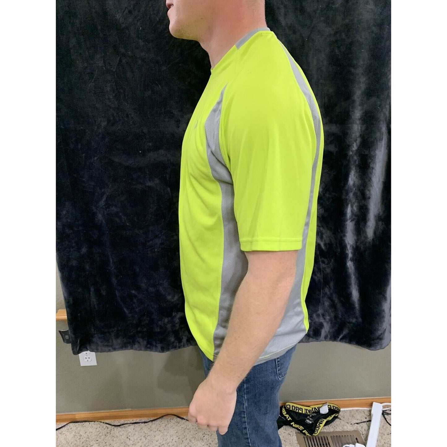 Men’s Active By Old Navy Workout Shirt Bright Yellow large