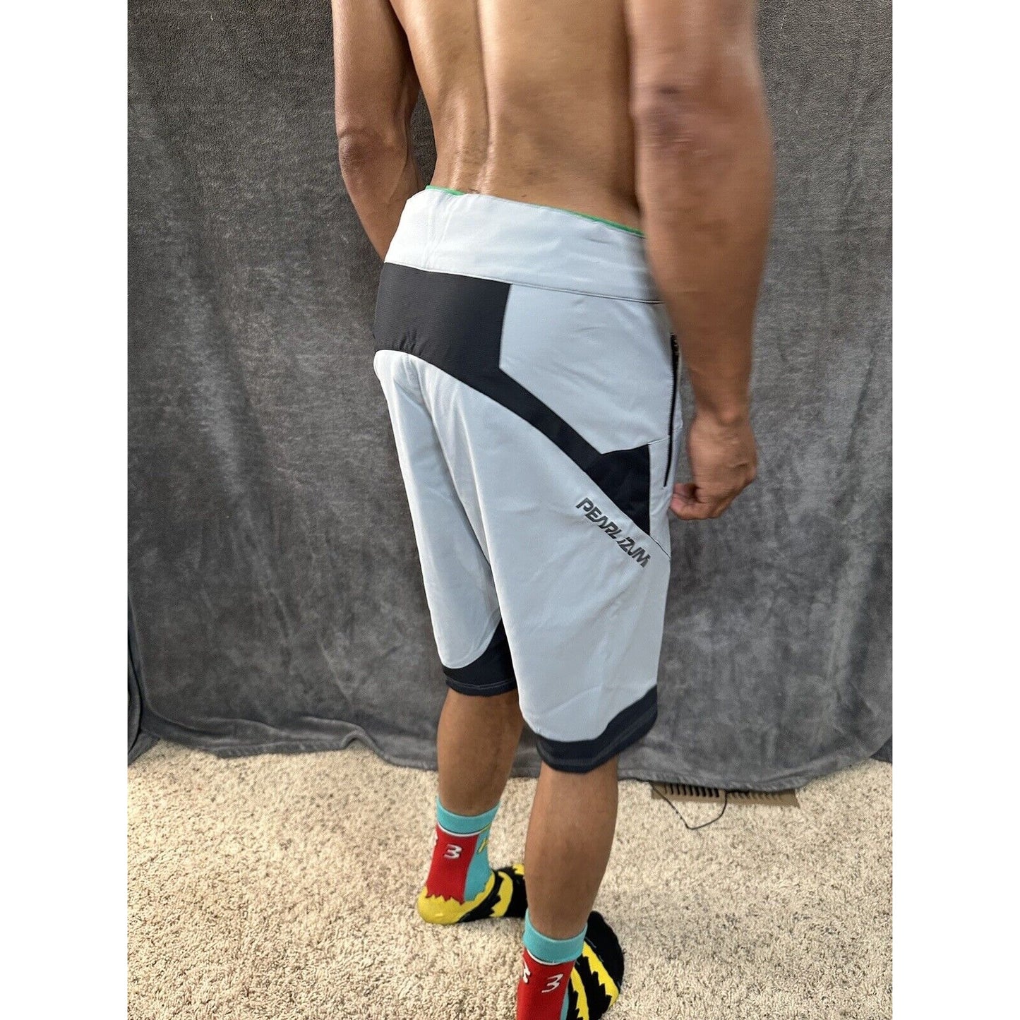 Men’s Gray Pearl Izumi Medium Shorts