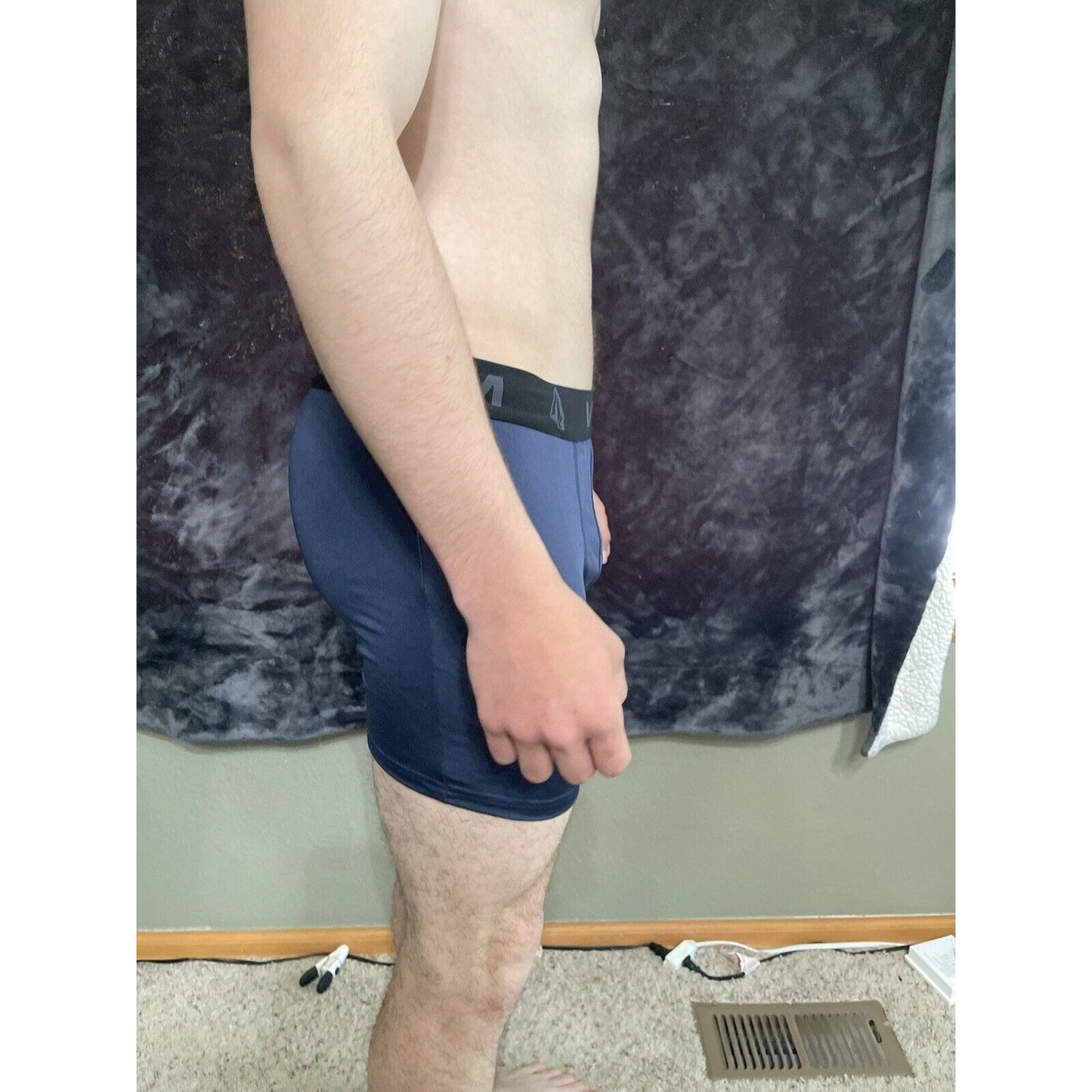 Men’s Large Volcom Dark Blue 10% Spandex Compression Shorts