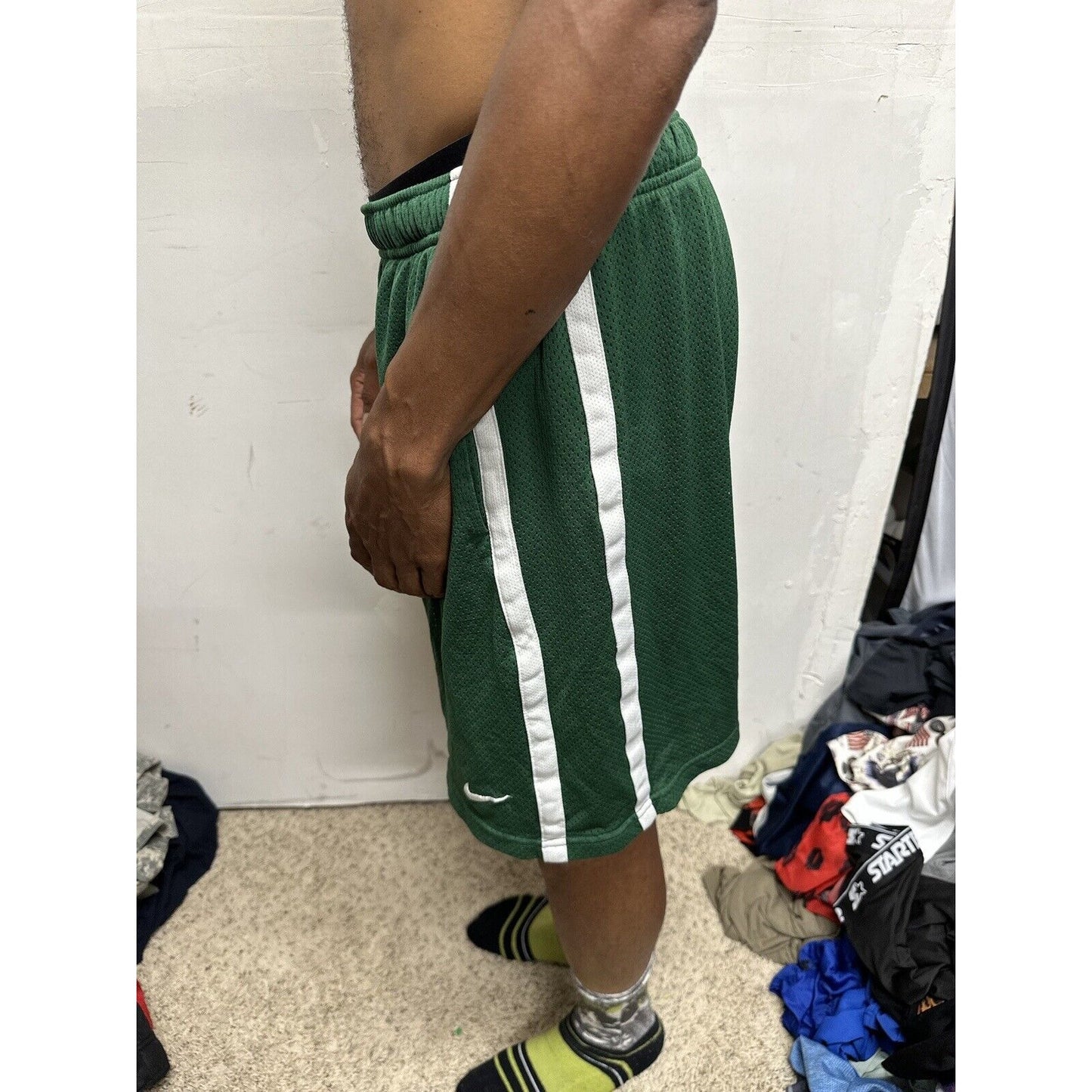 Men’s Large Nike Clay Football Green Athletic Shorts With Pockets