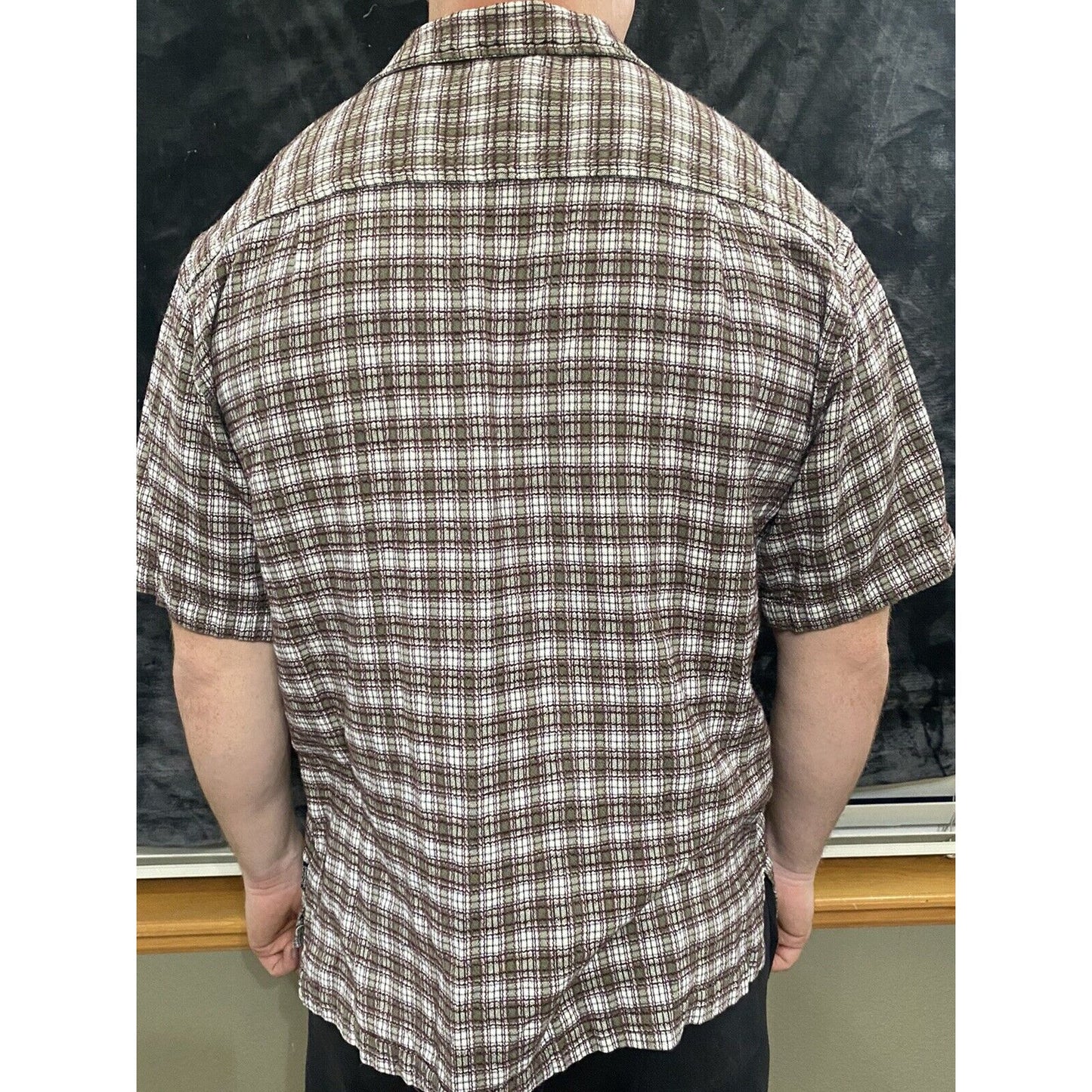 Ocean Pacific Men’s Large Gray & Maroon Plaid Button-down Short Sleeves