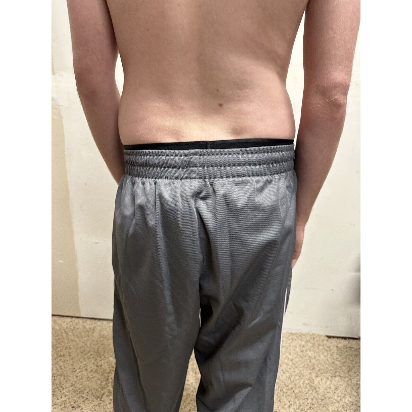 men’s gray nike sweat pants jogger Large With Pockets