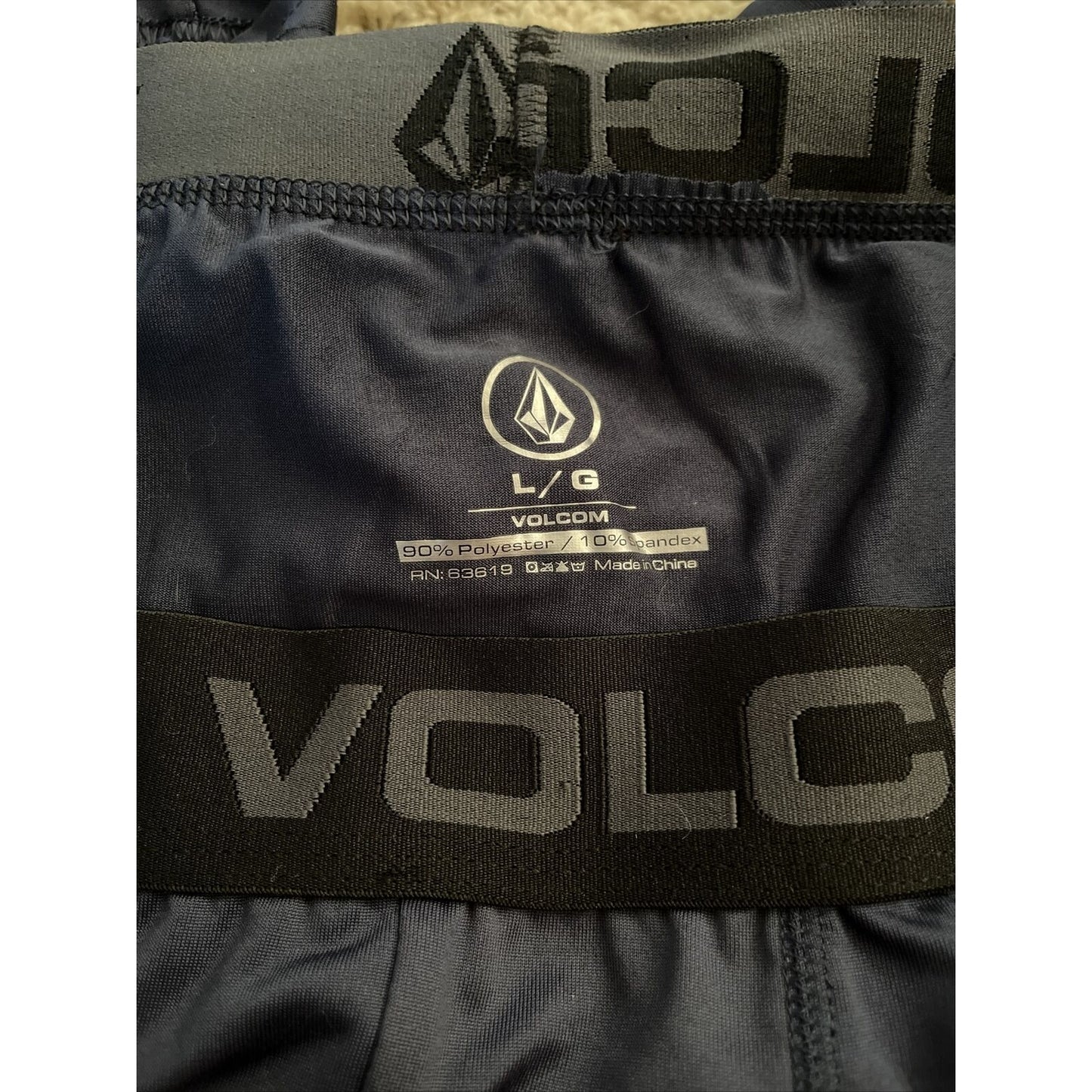Men’s Large Volcom Dark Blue 10% Spandex Compression Shorts
