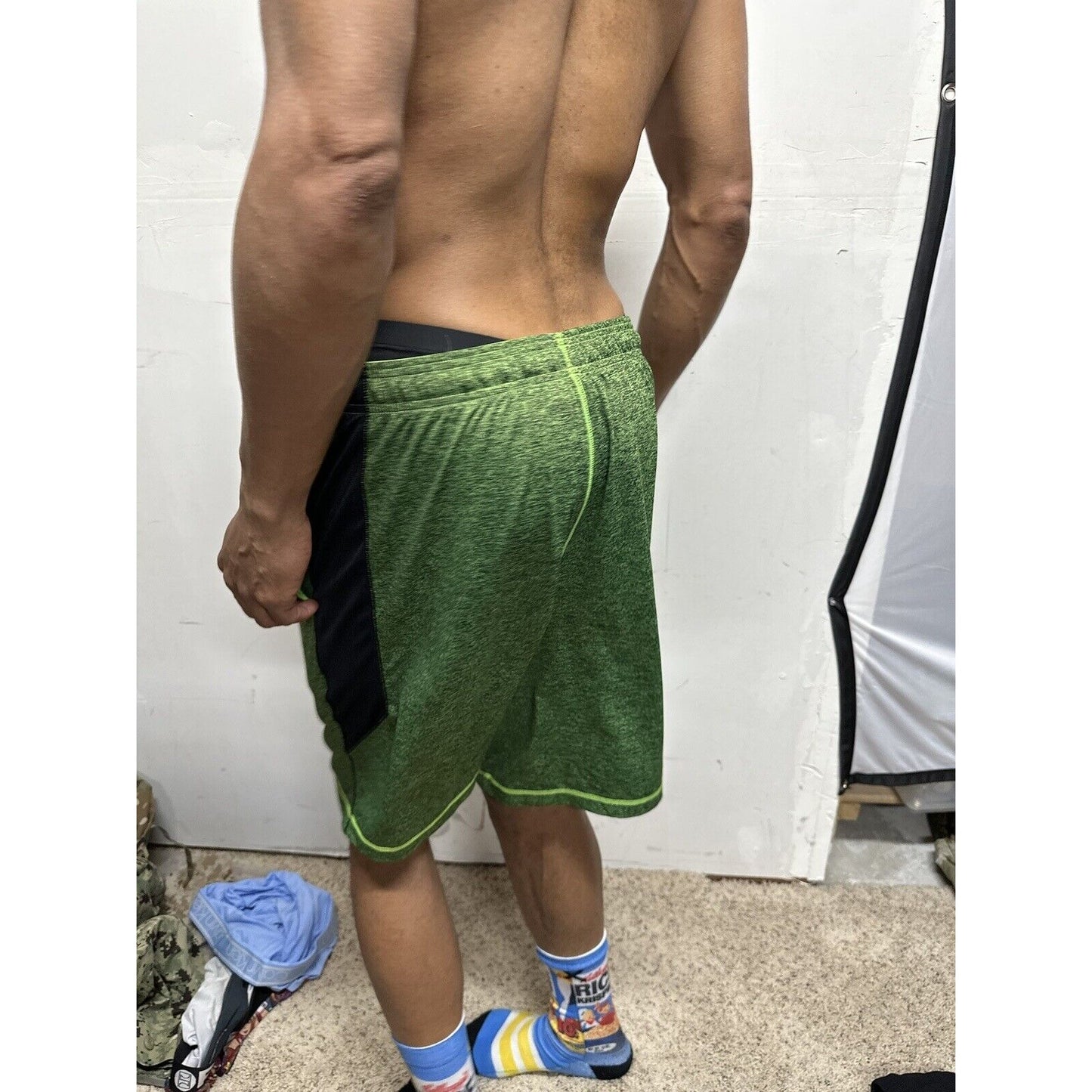 Men’s Green Large Under Armour Athletic Shorts