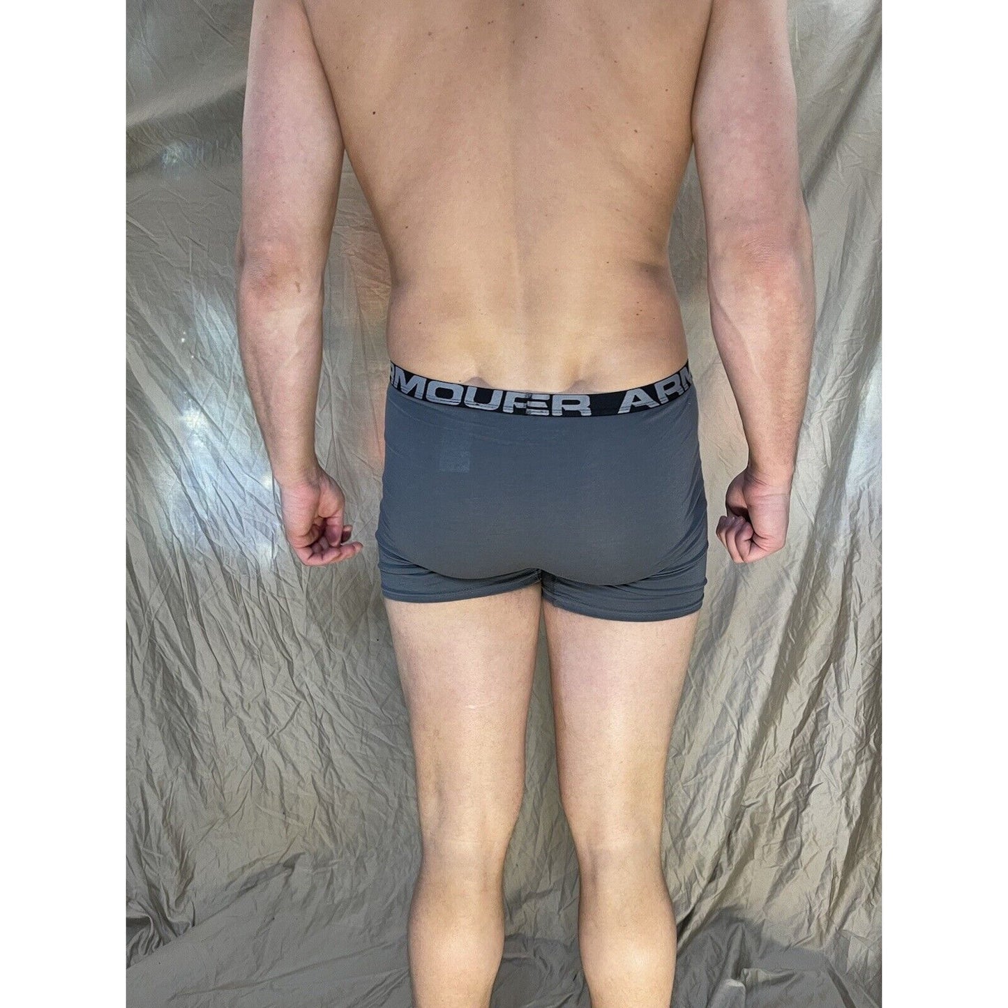 boy's youth XL under armour fitted gray boxer briefs