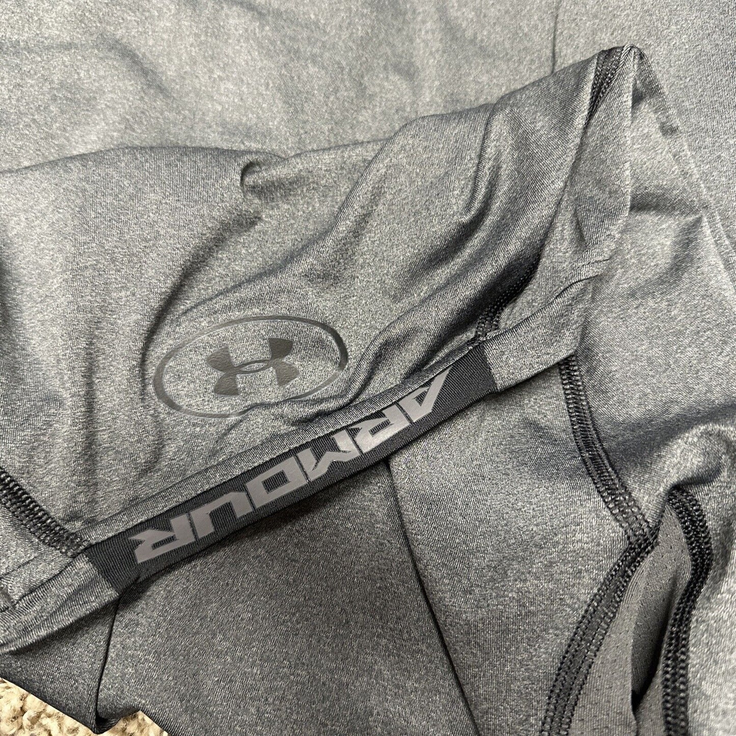 Men’s Large Gray Under Armour Compression Long Sleeve Pullover Shirt Athletic